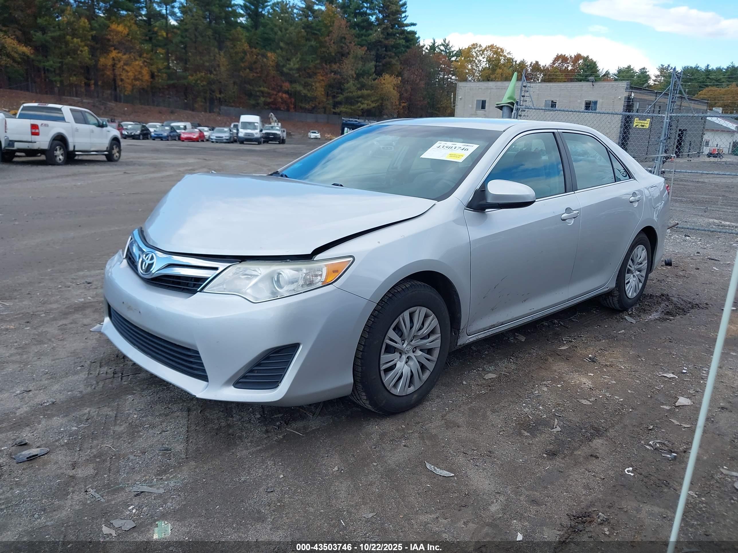 TOYOTA CAMRY image 2