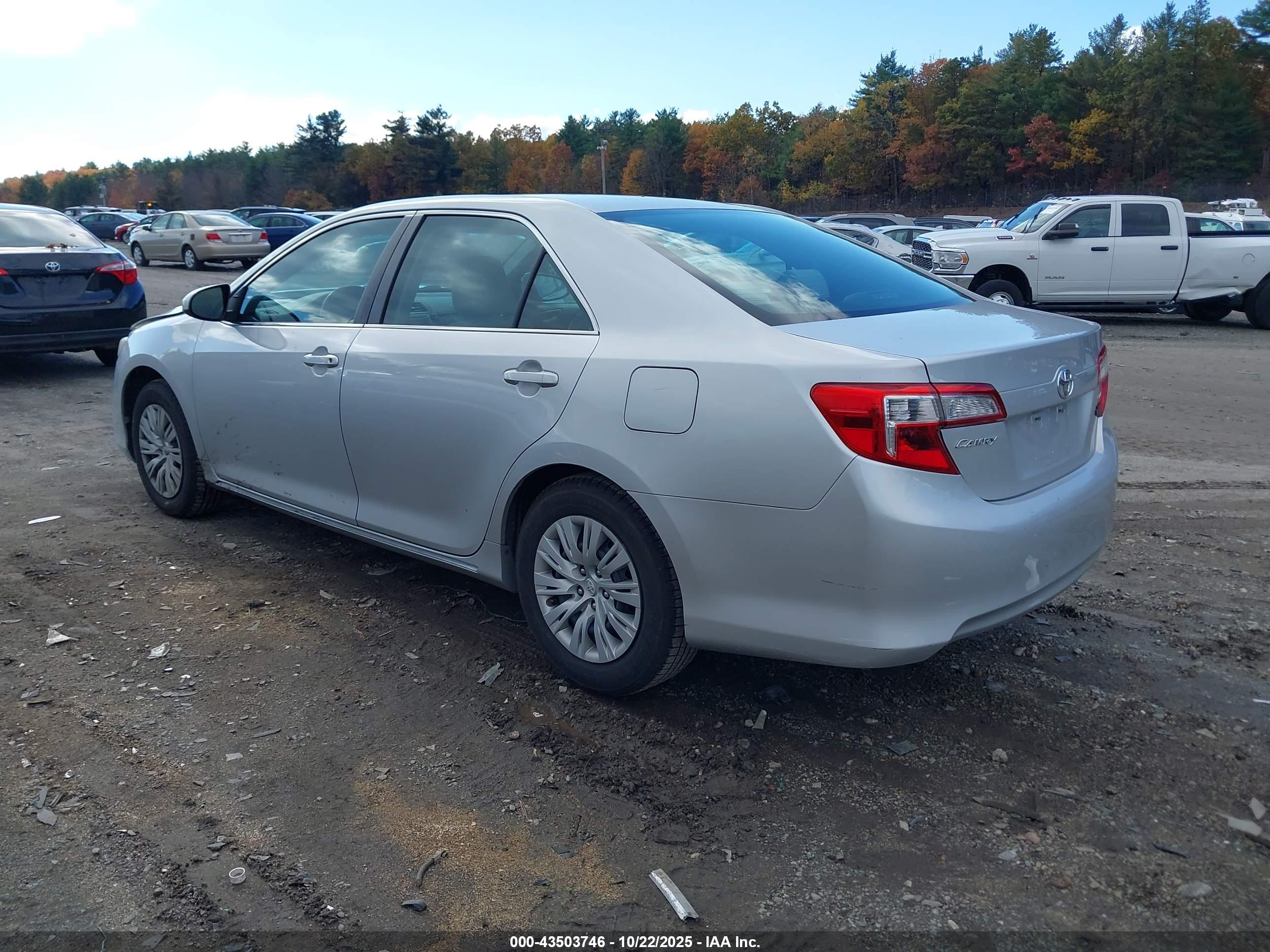 TOYOTA CAMRY image 3
