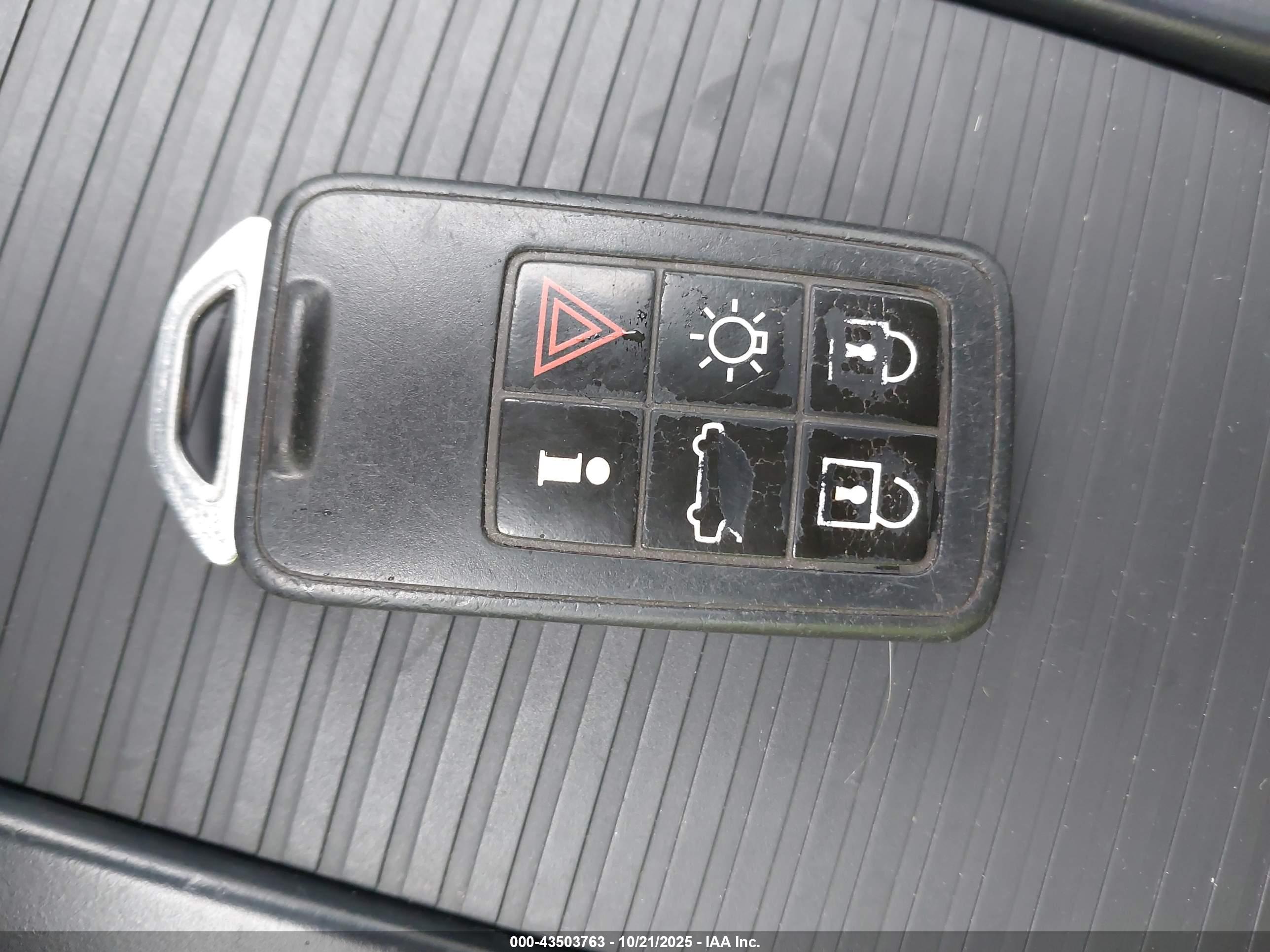 VOLVO S60 image 11
