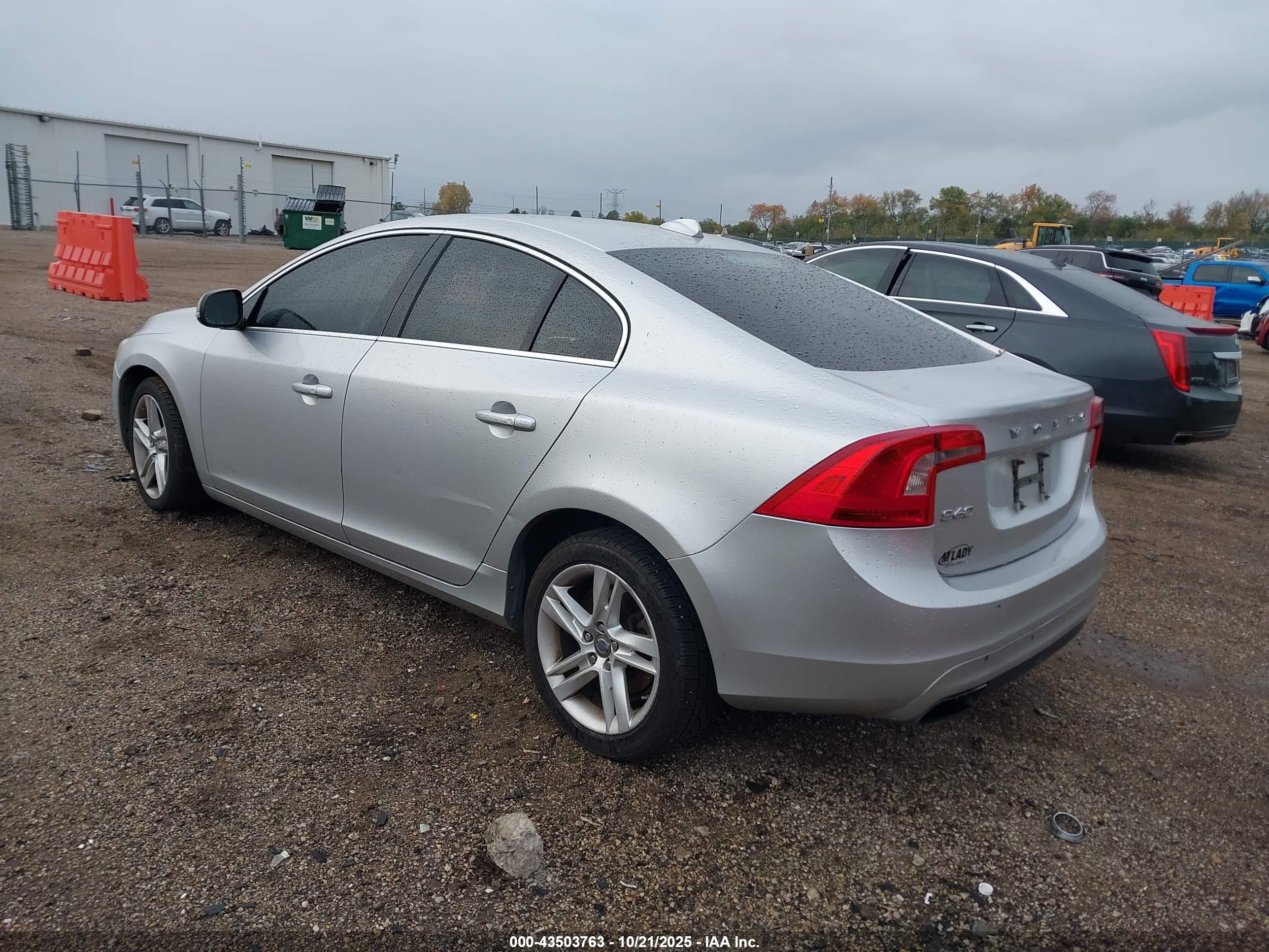 VOLVO S60 image 3