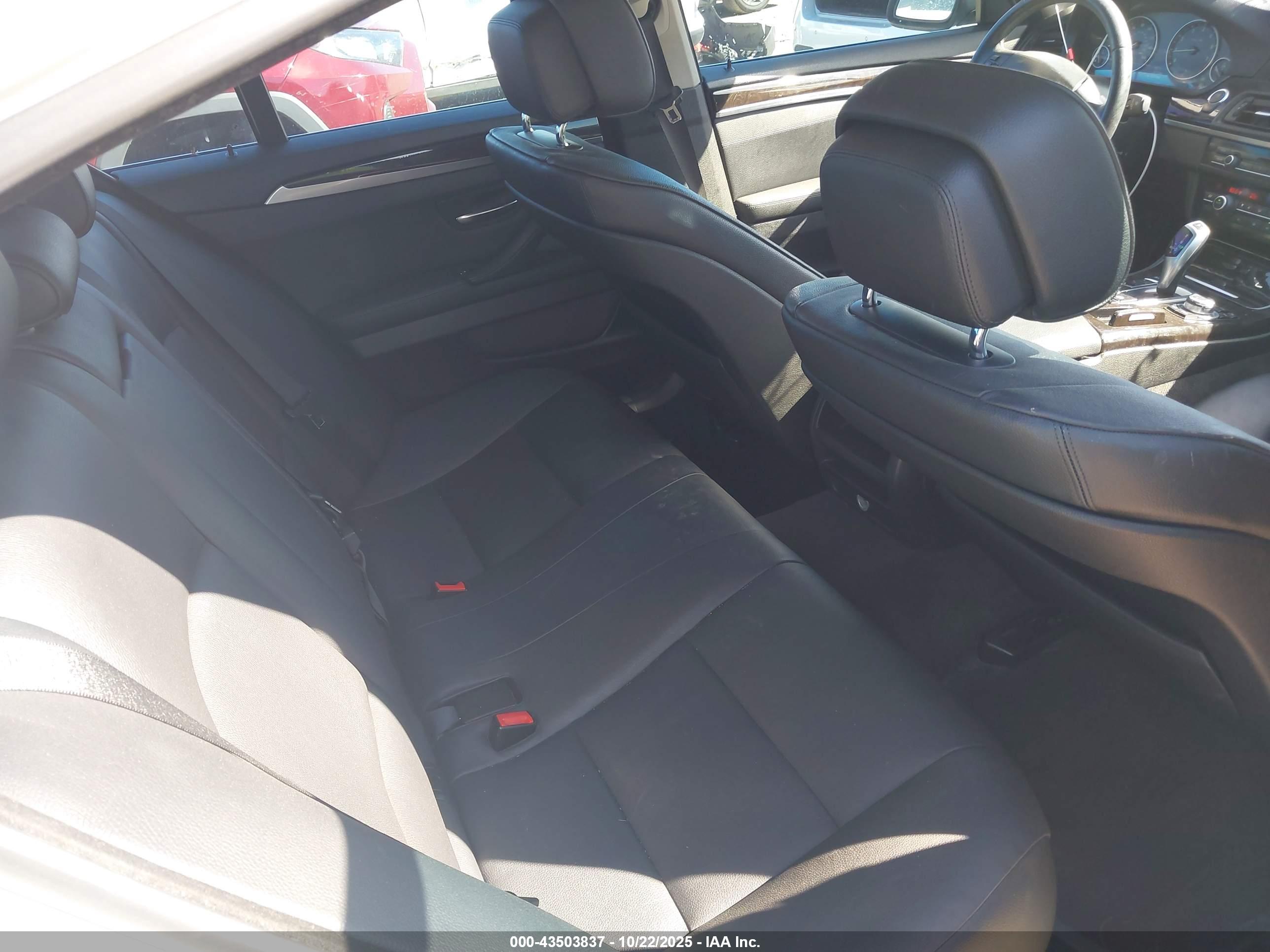 BMW 528I image 8