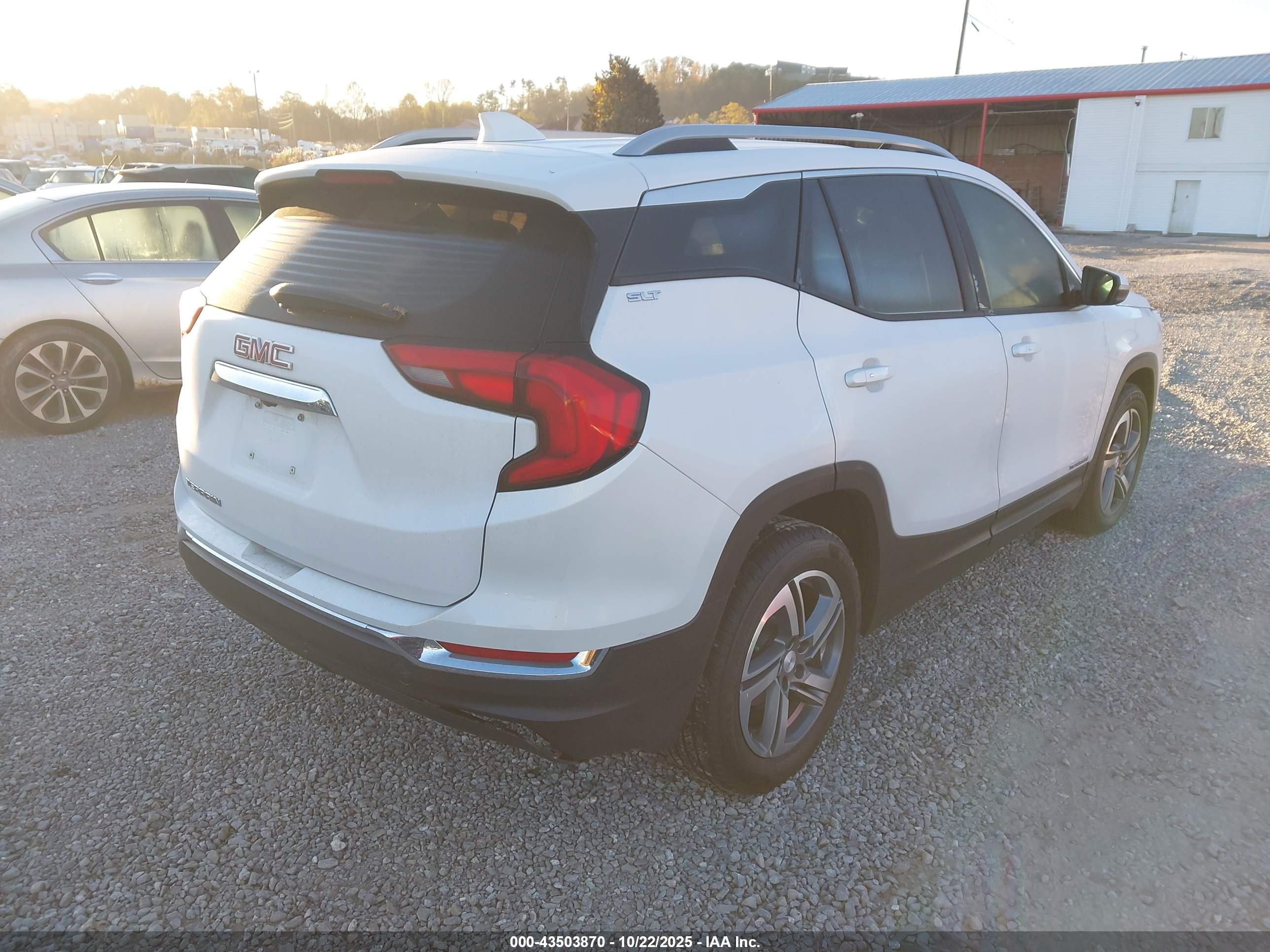 GMC TERRAIN image 4