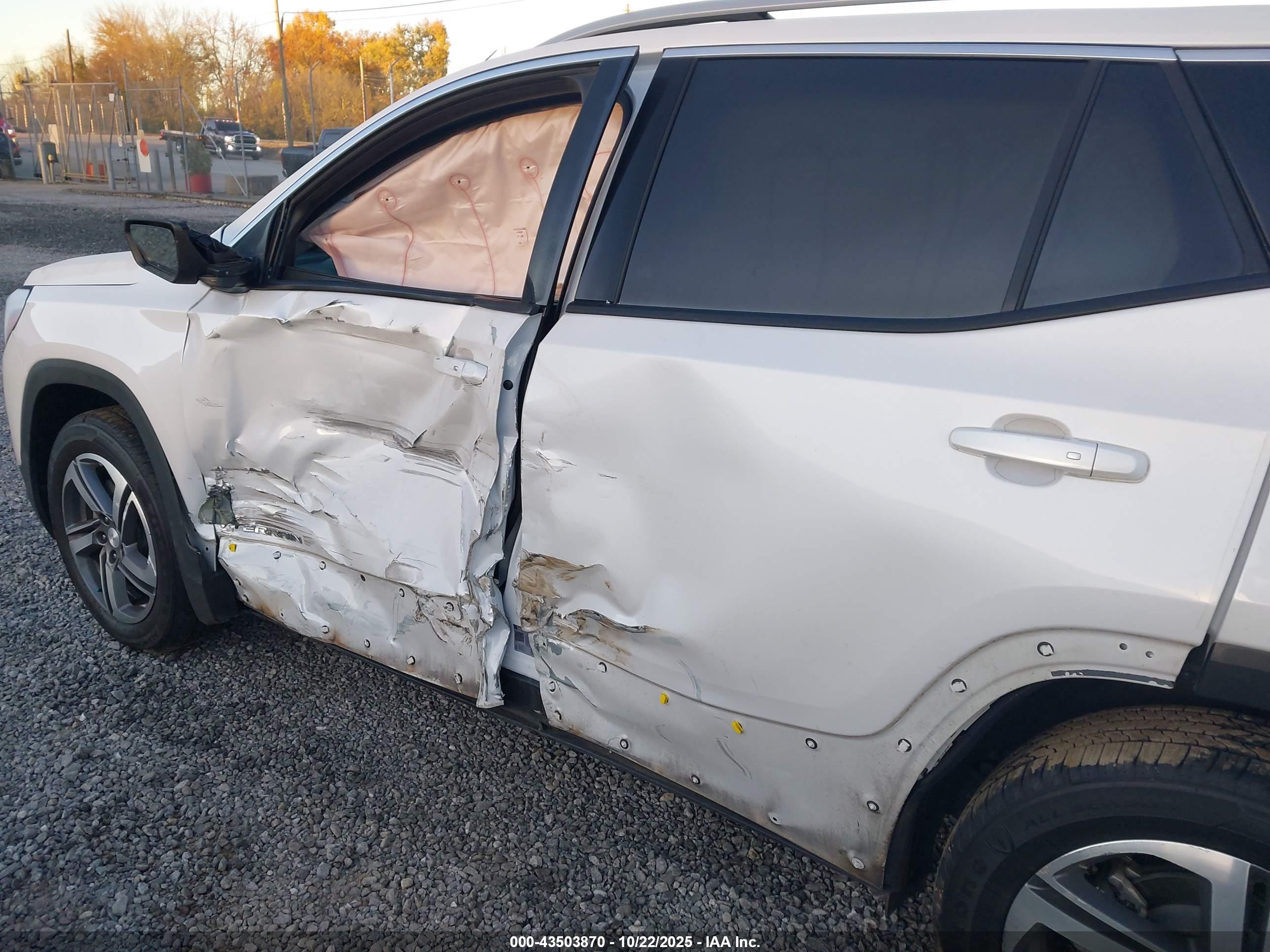 GMC TERRAIN image 6