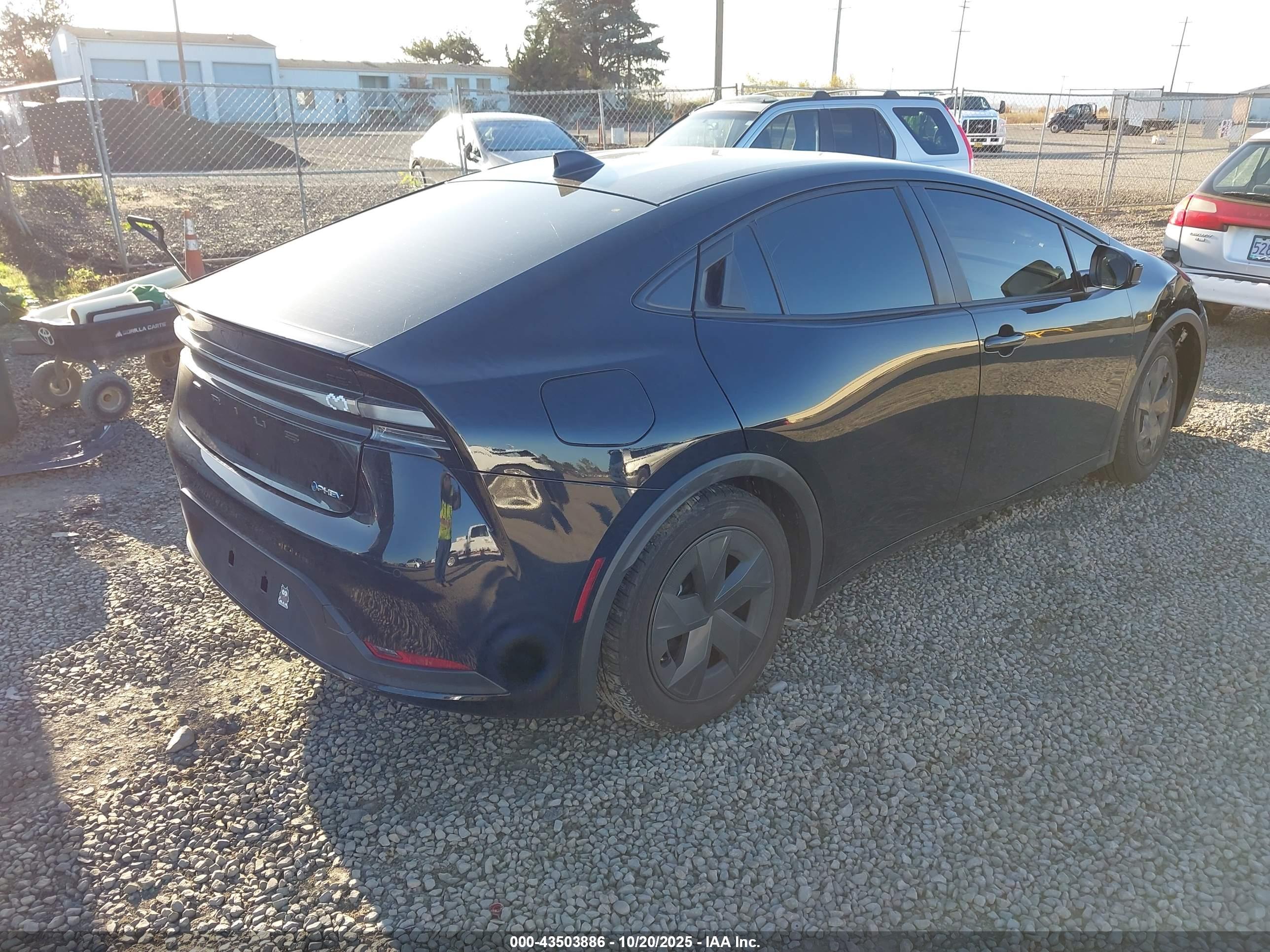 TOYOTA PRIUS image 4