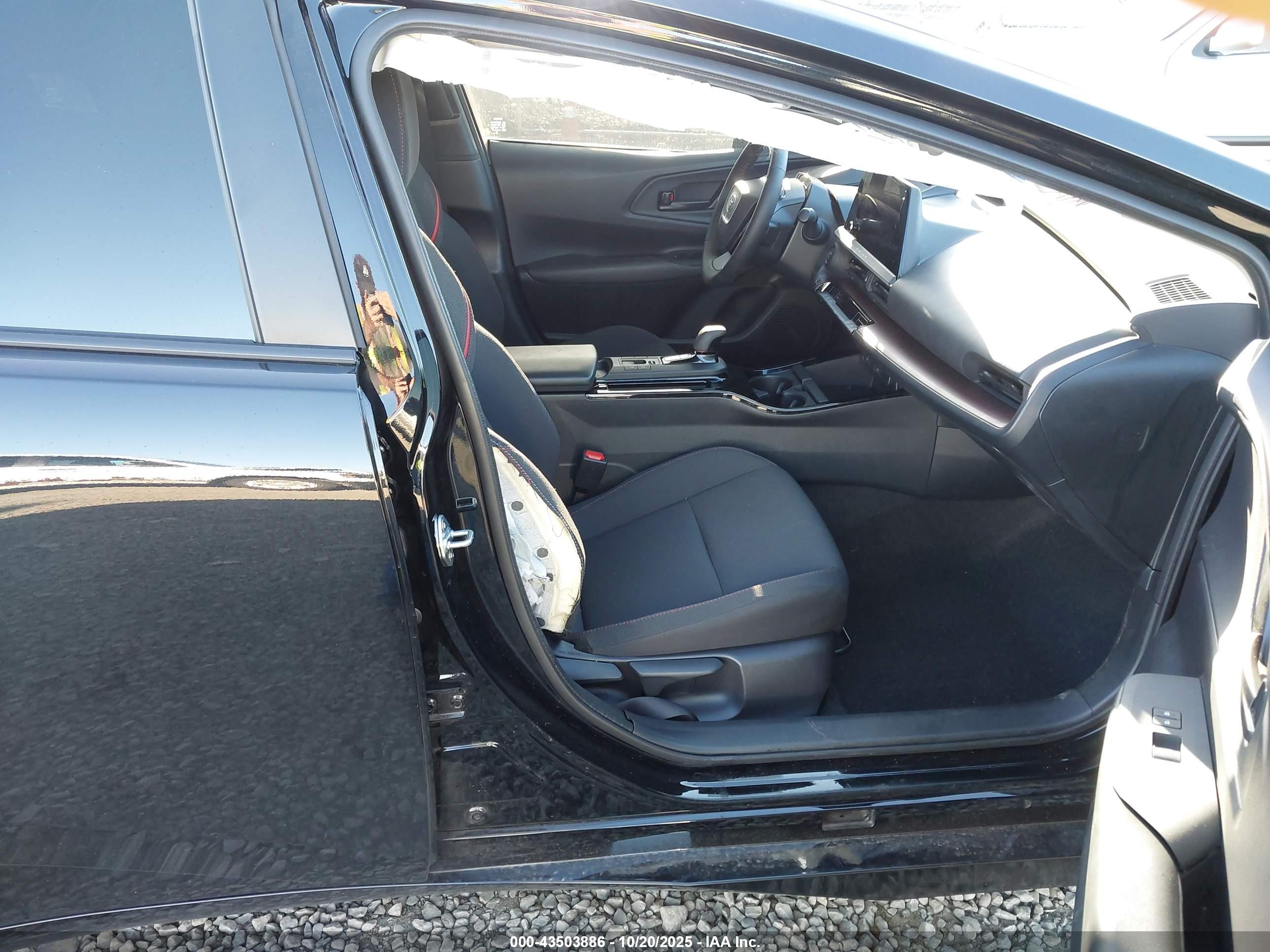 TOYOTA PRIUS image 5