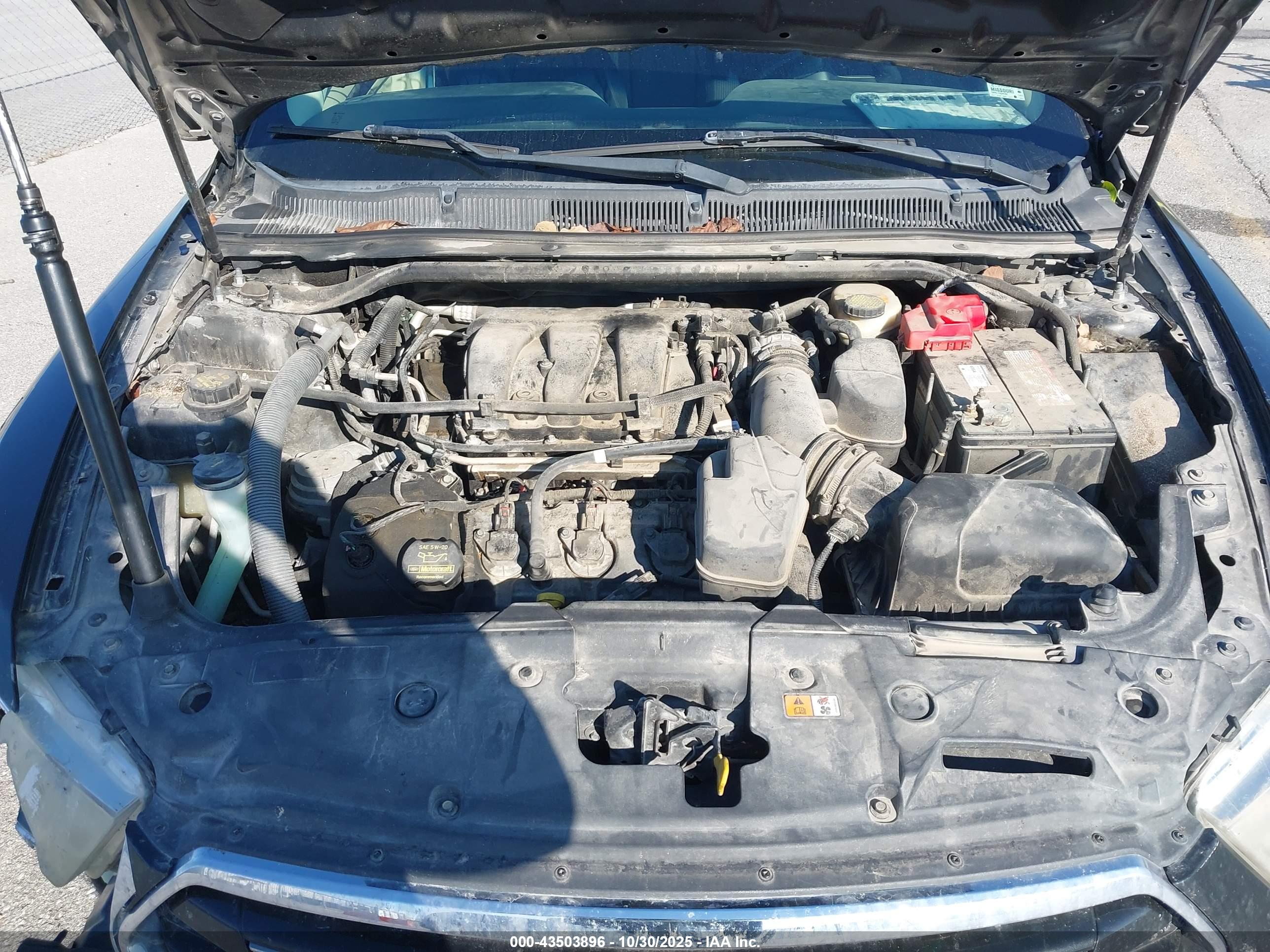 FORD TAURUS image 10