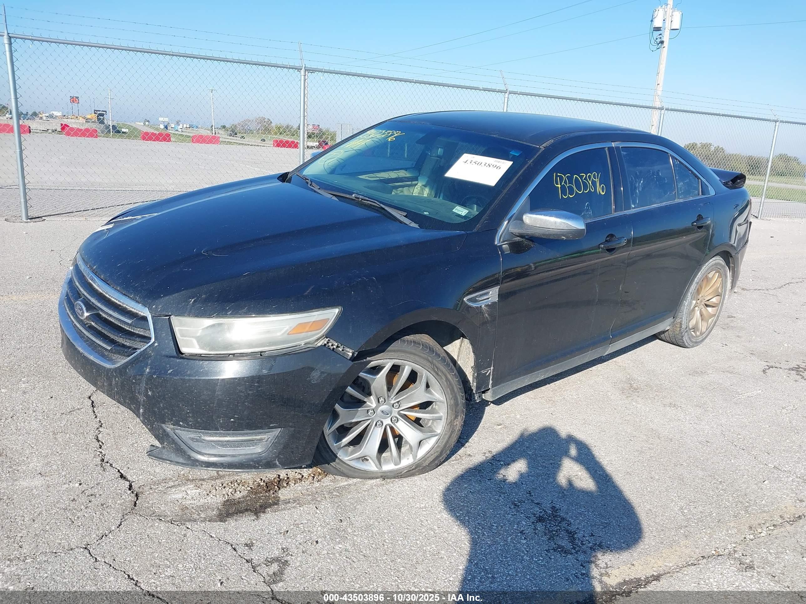 FORD TAURUS image 2