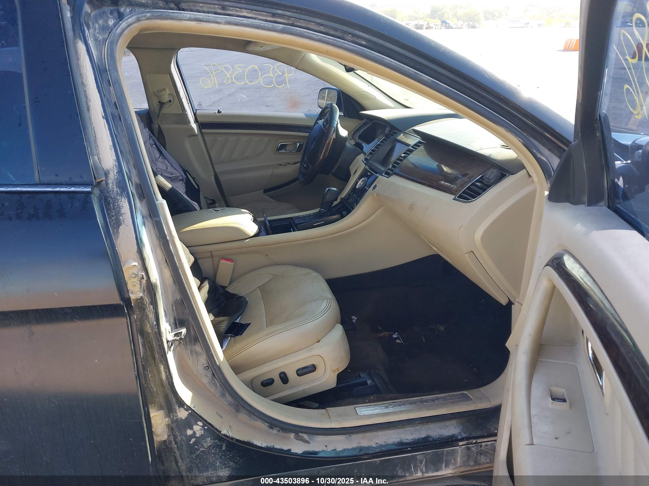 FORD TAURUS image 5