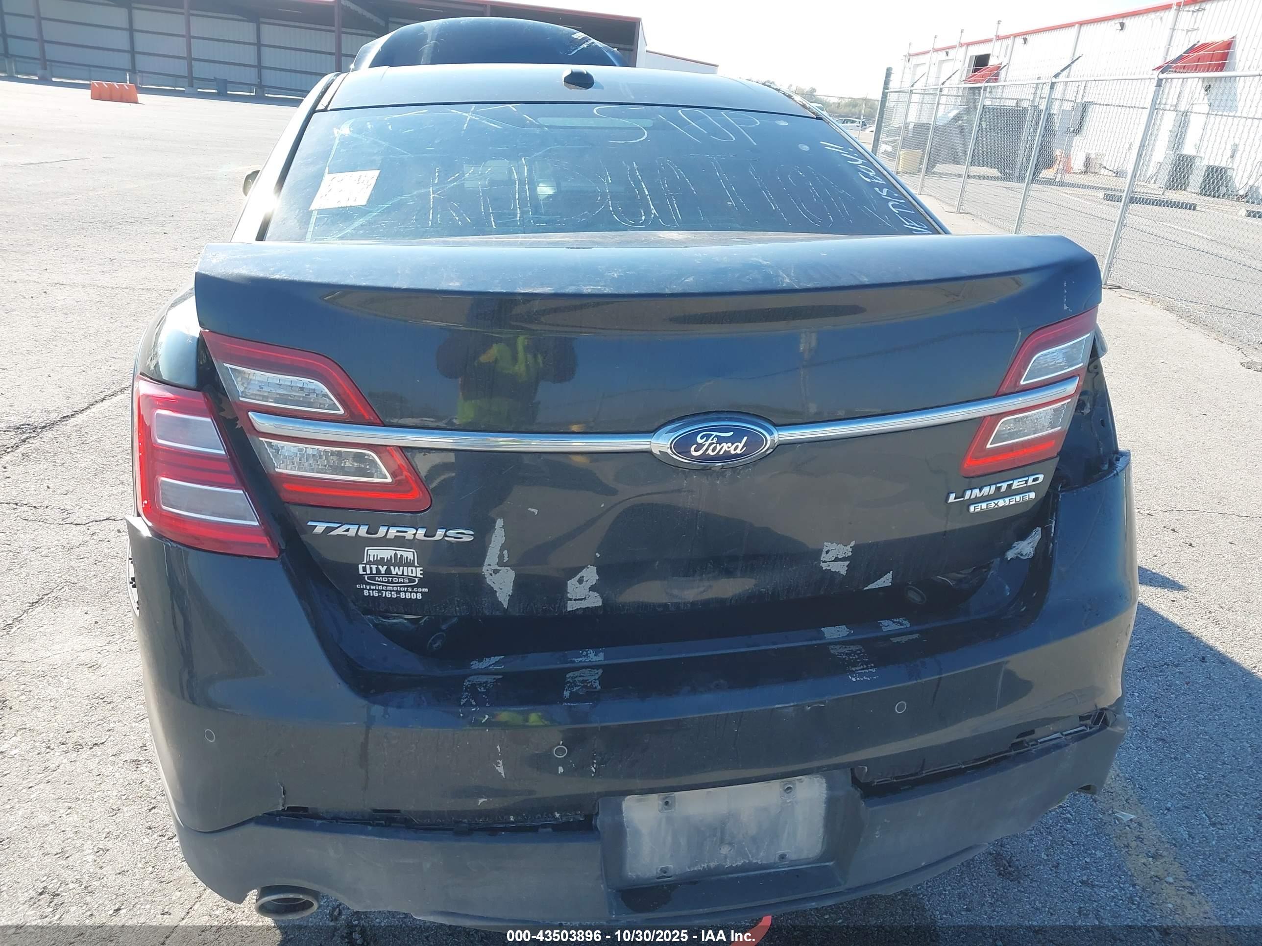 FORD TAURUS image 6