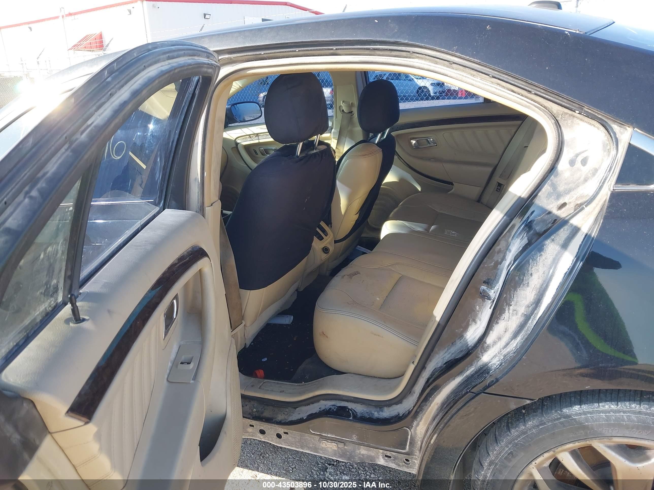 FORD TAURUS image 8