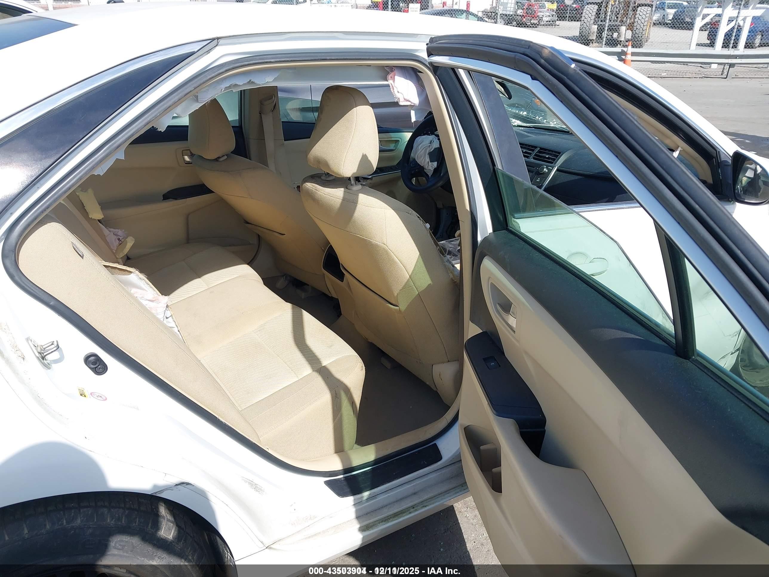 TOYOTA CAMRY image 8