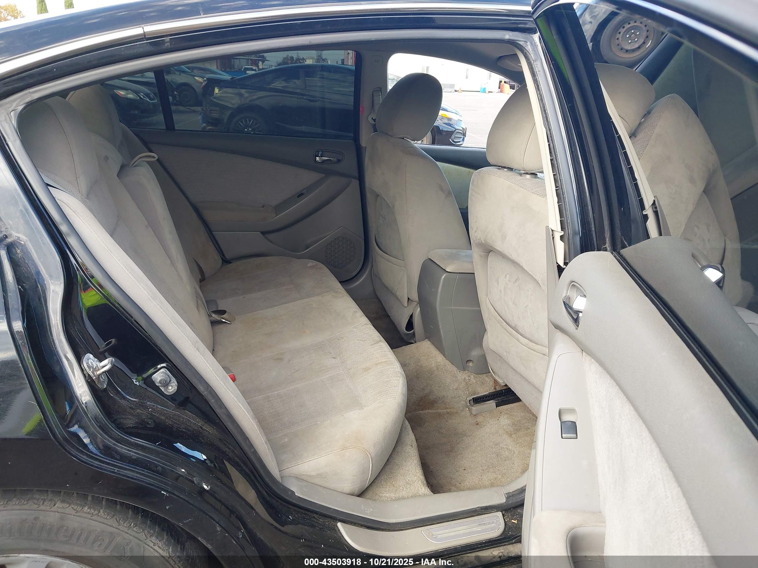 NISSAN ALTIMA image 8