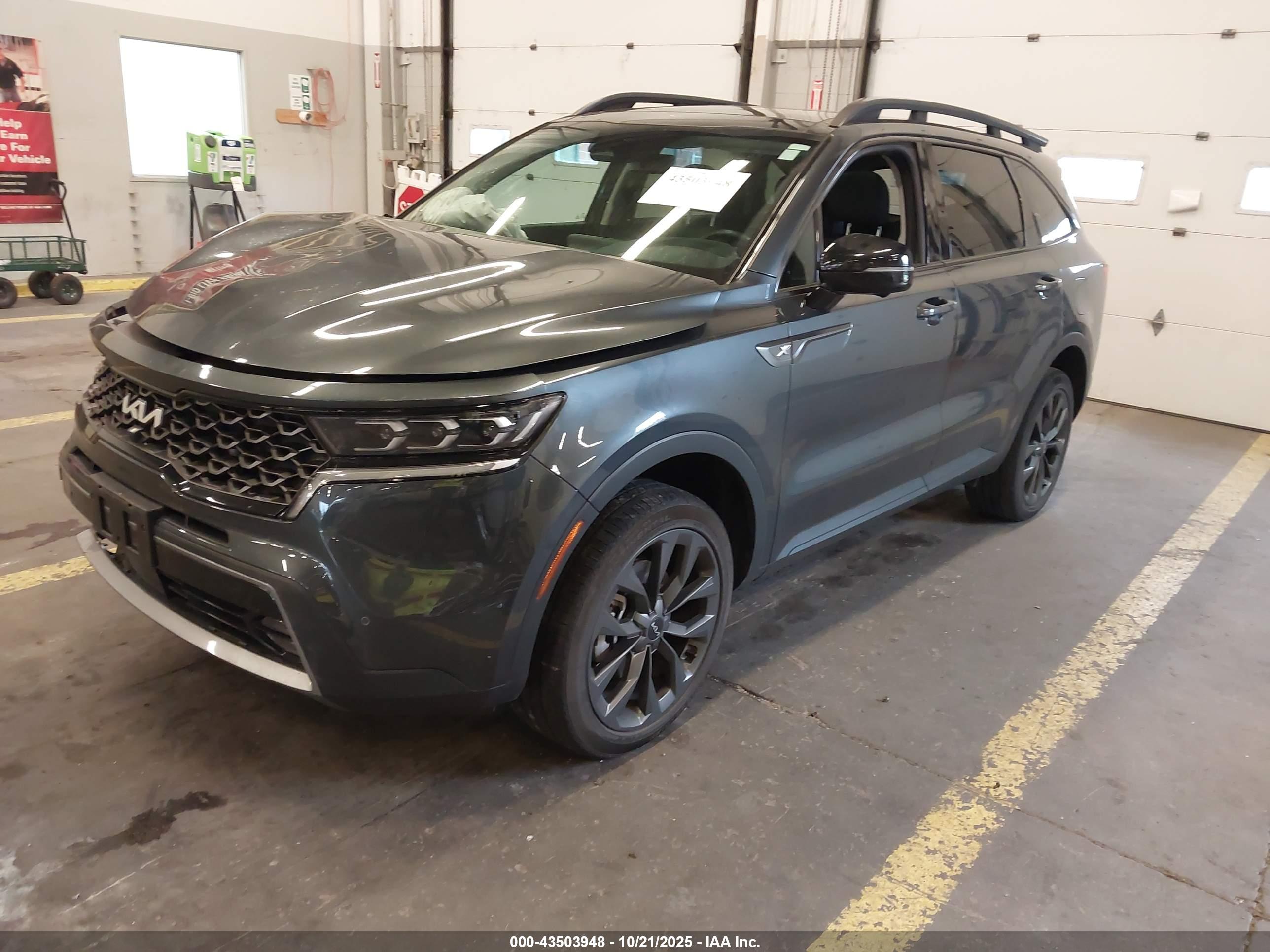 KIA SORENTO image 2