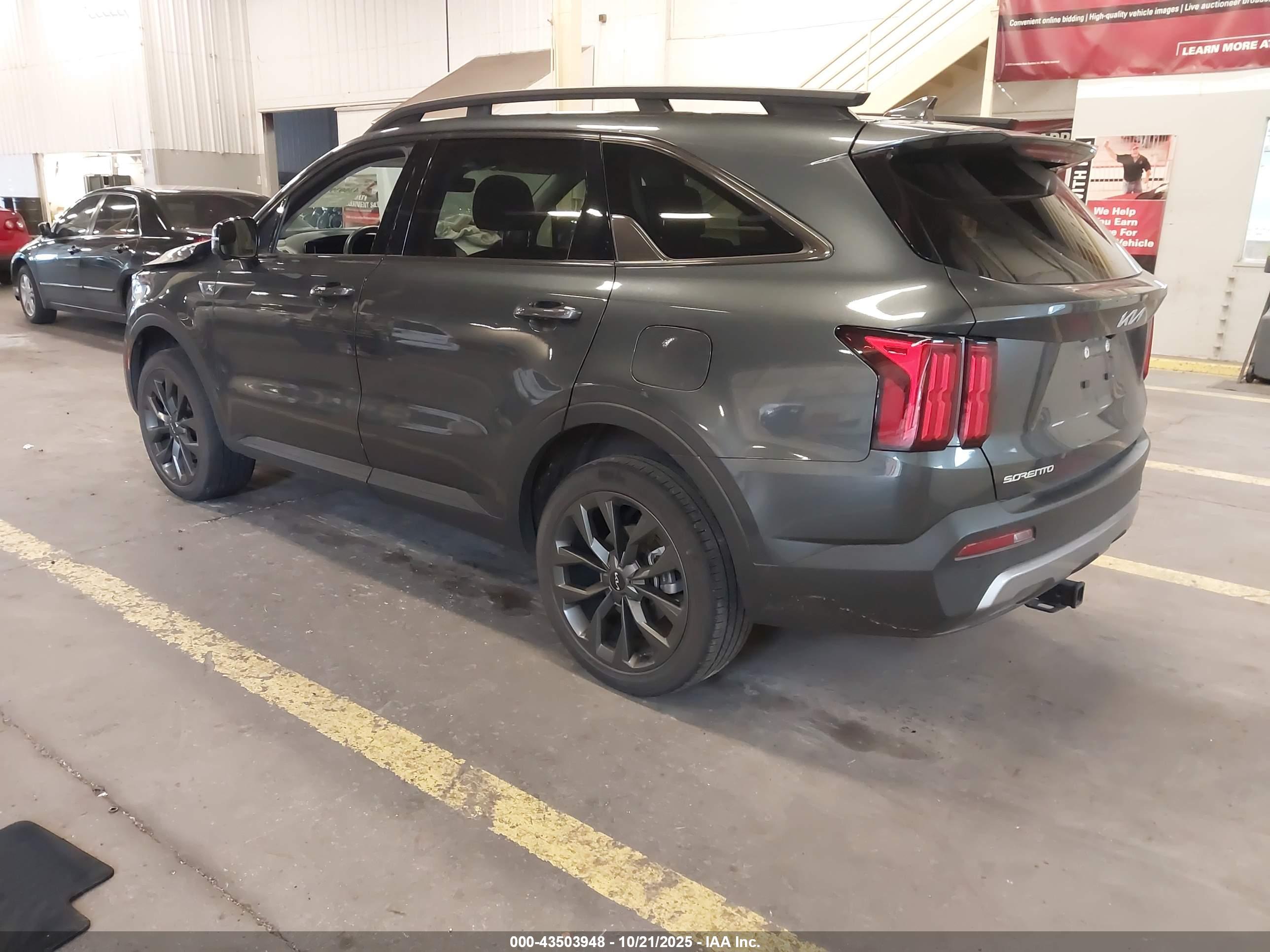 KIA SORENTO image 3