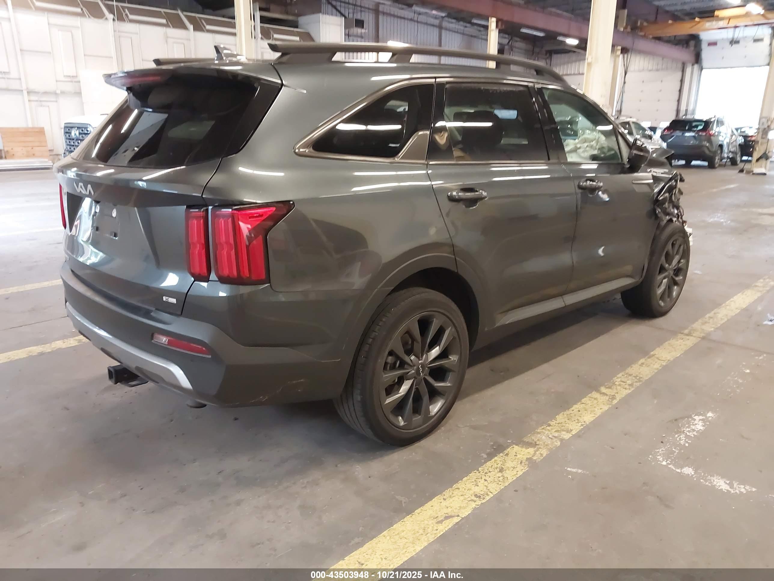 KIA SORENTO image 4