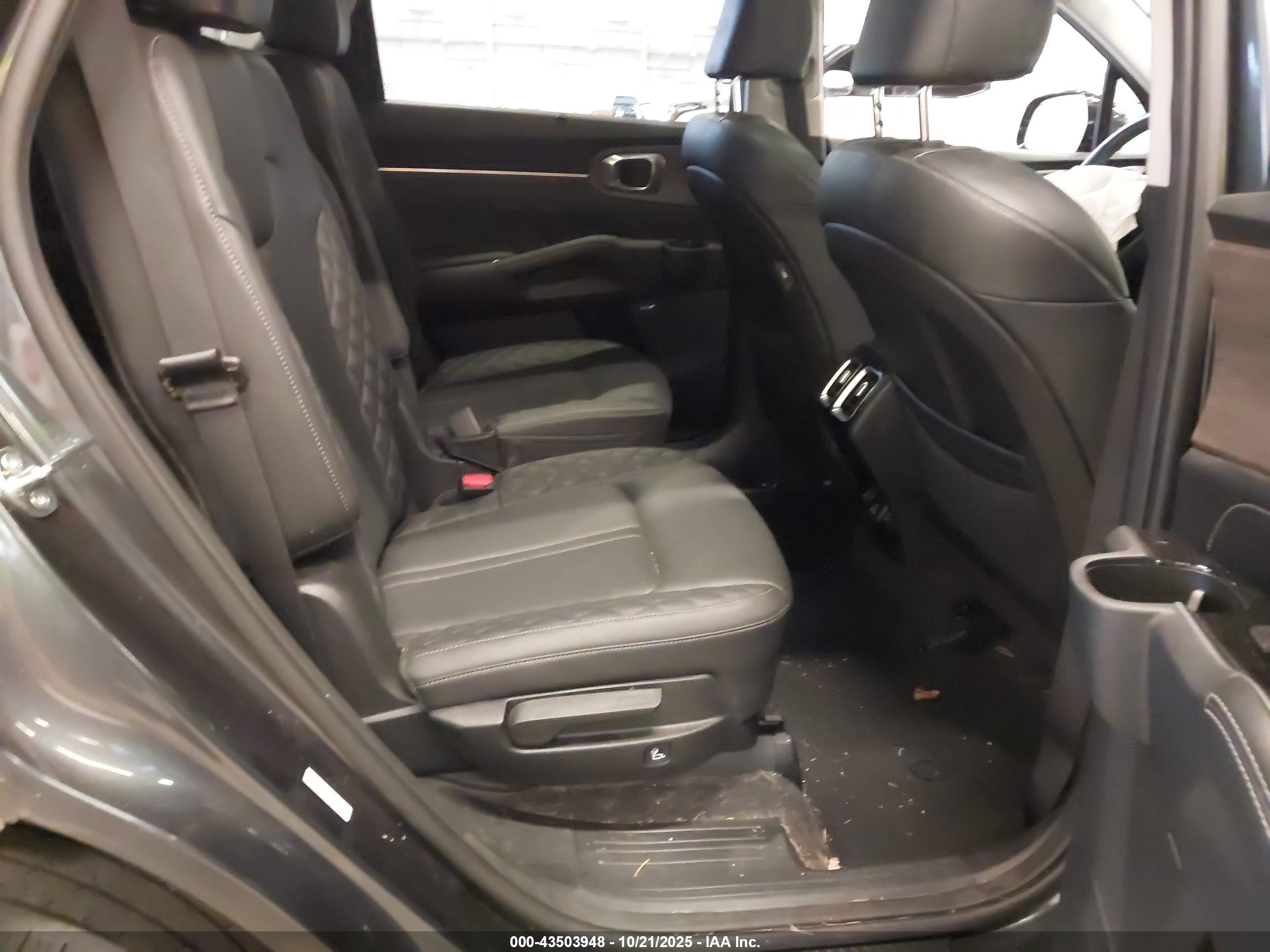 KIA SORENTO image 8
