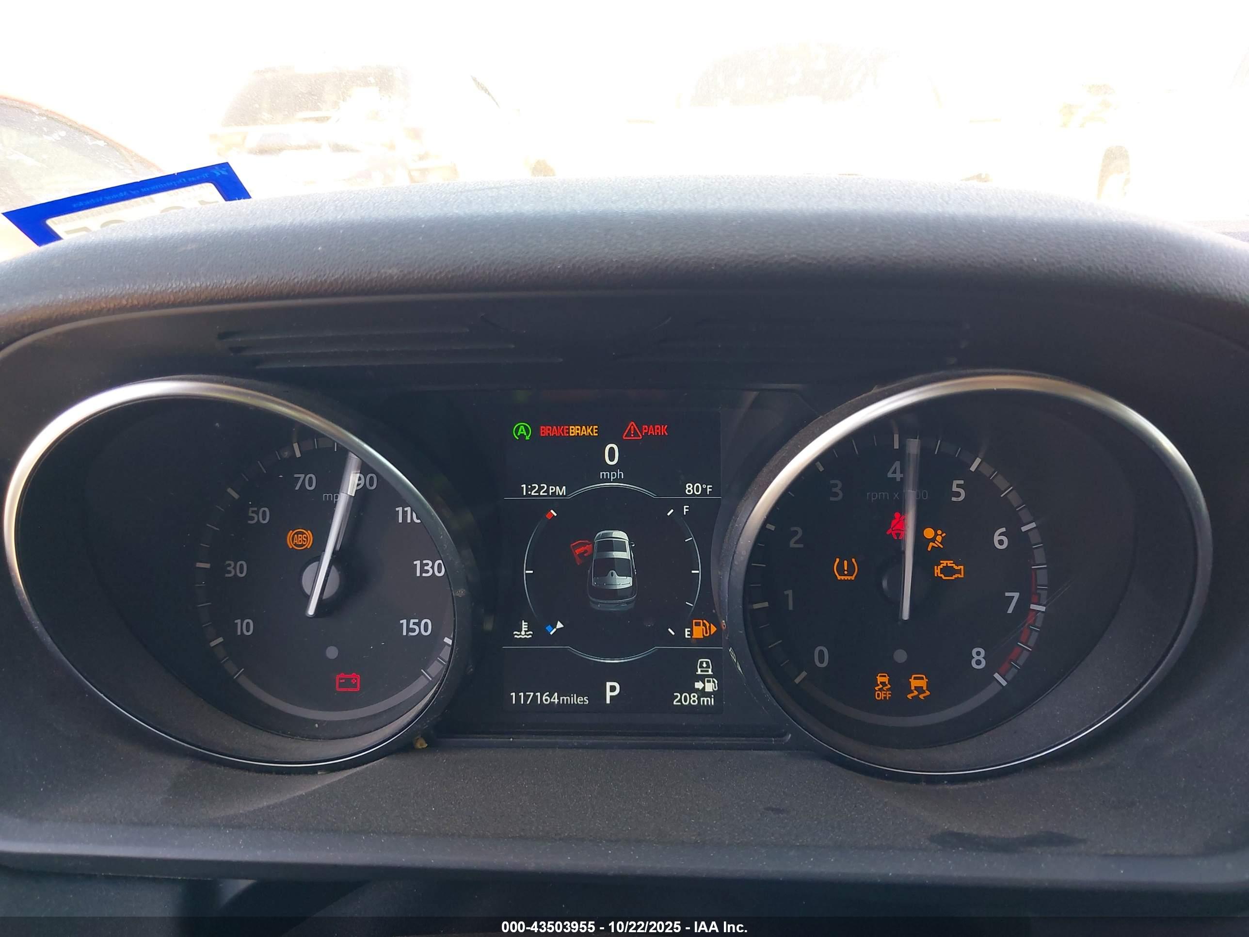 LAND ROVER image 7