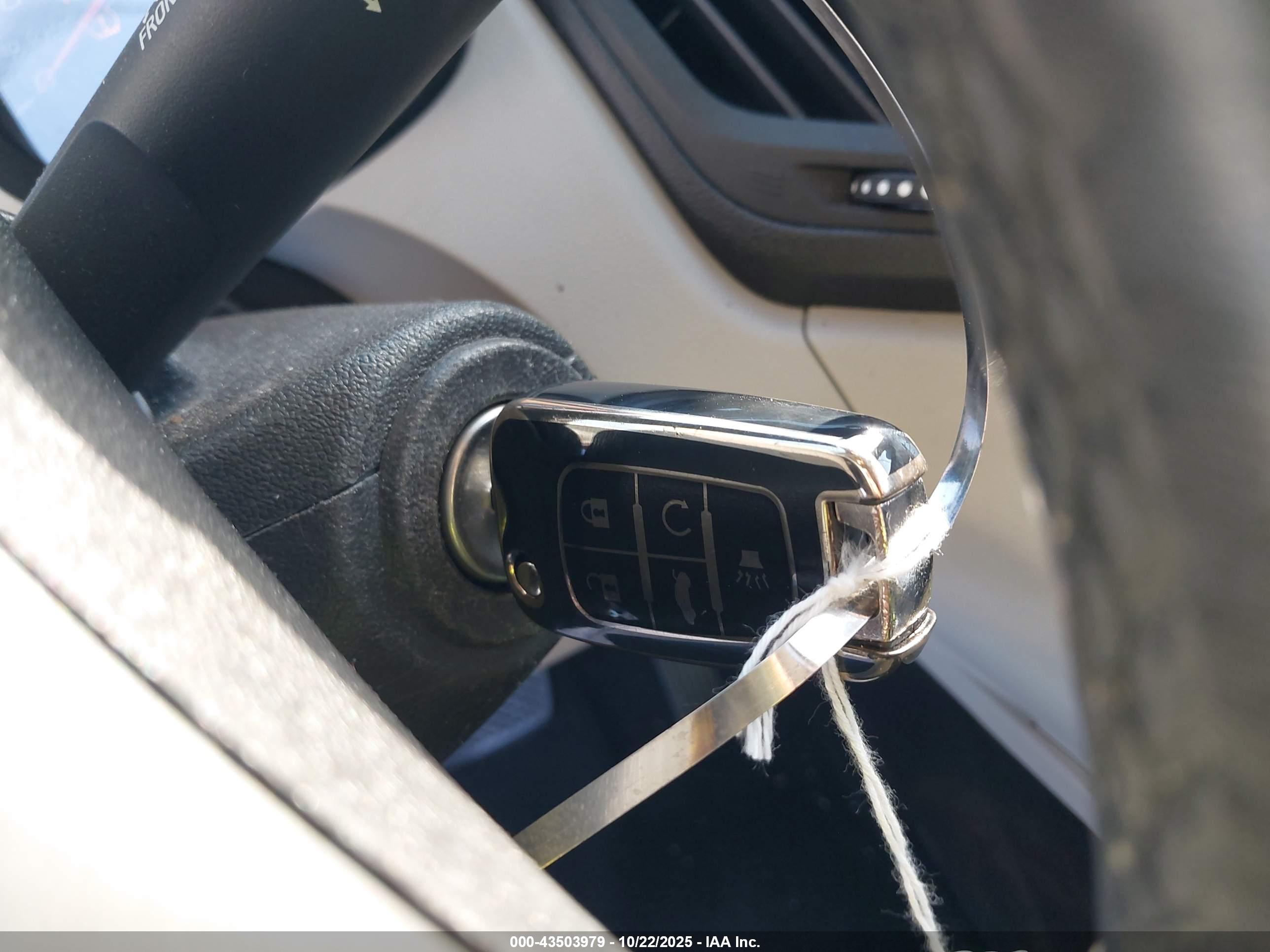 CHEVROLET EQUINOX image 11