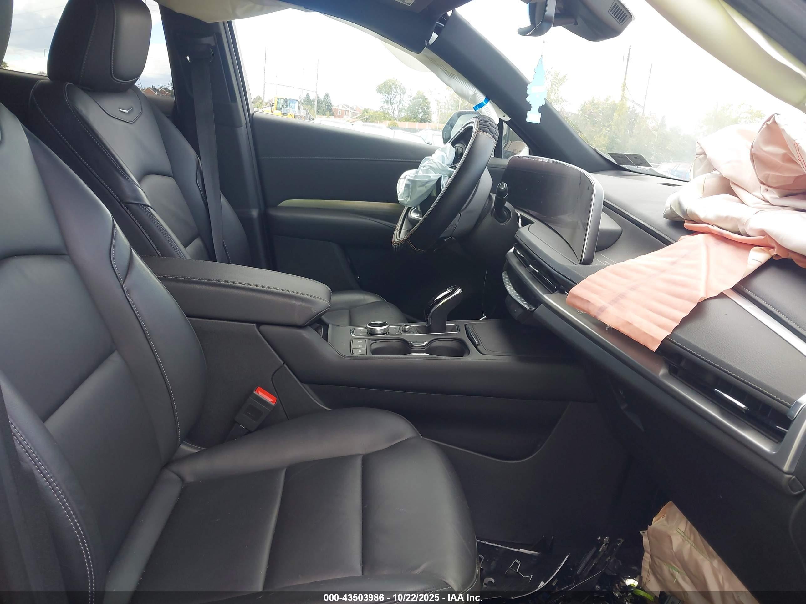 CADILLAC XT4 image 5