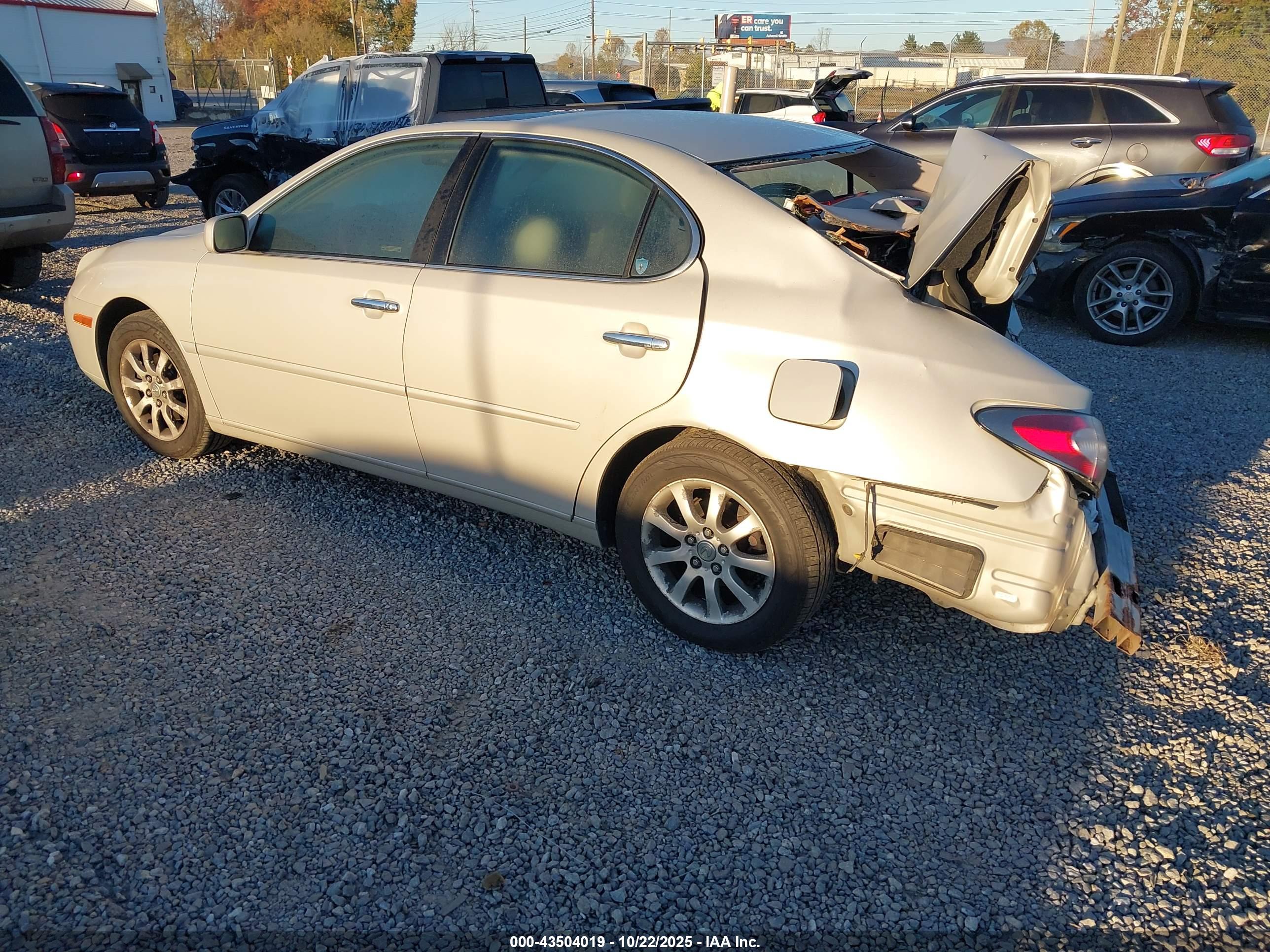 LEXUS ES image 3