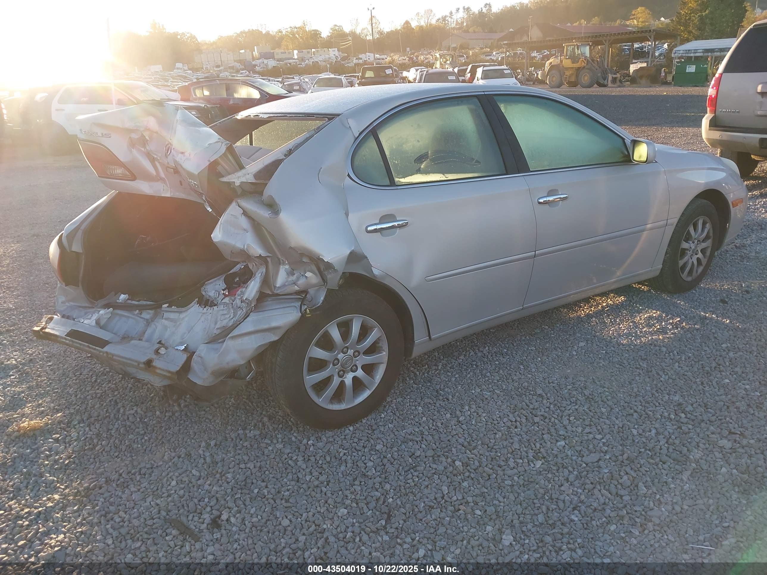 LEXUS ES image 4