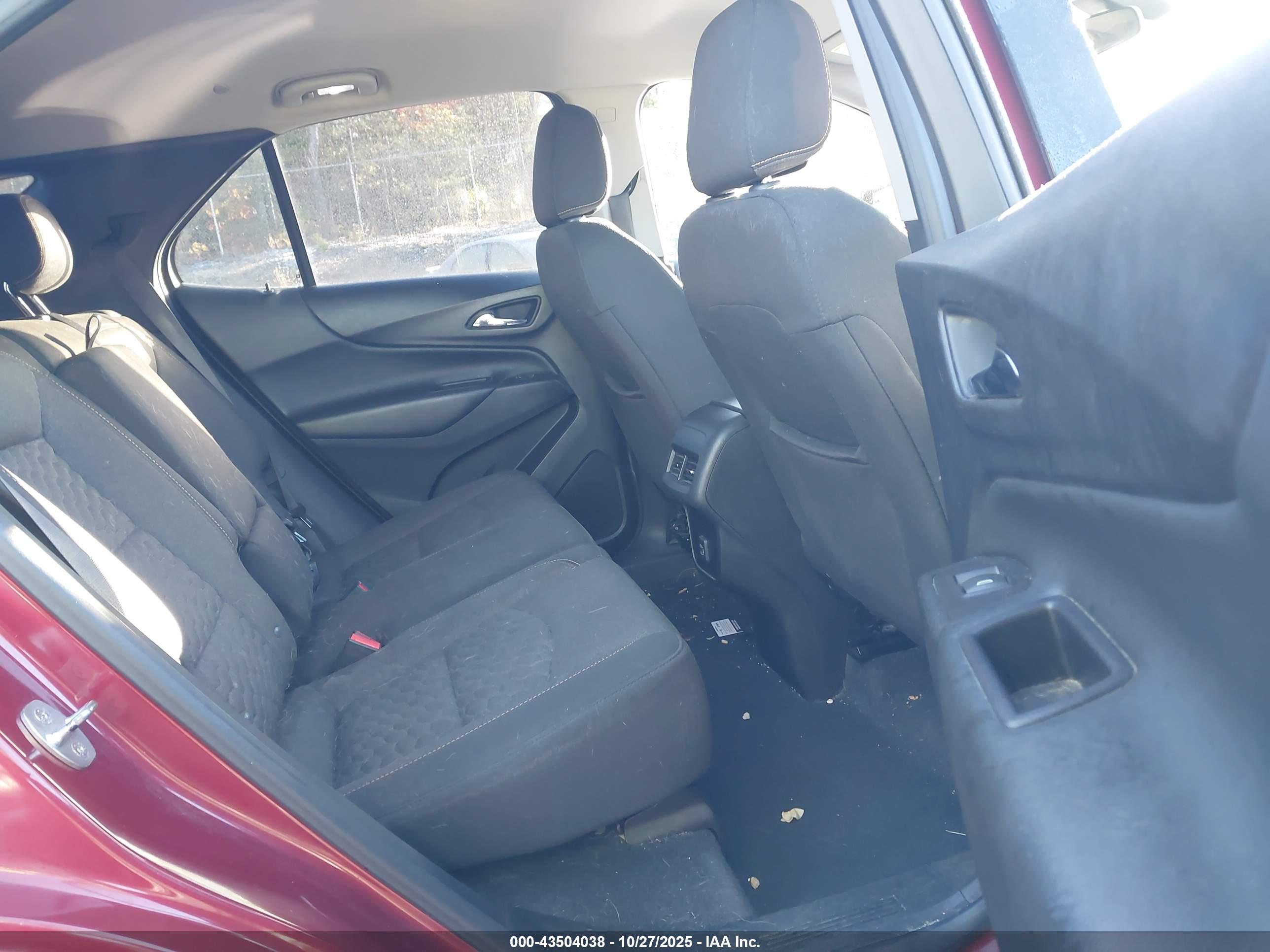 CHEVROLET EQUINOX image 8