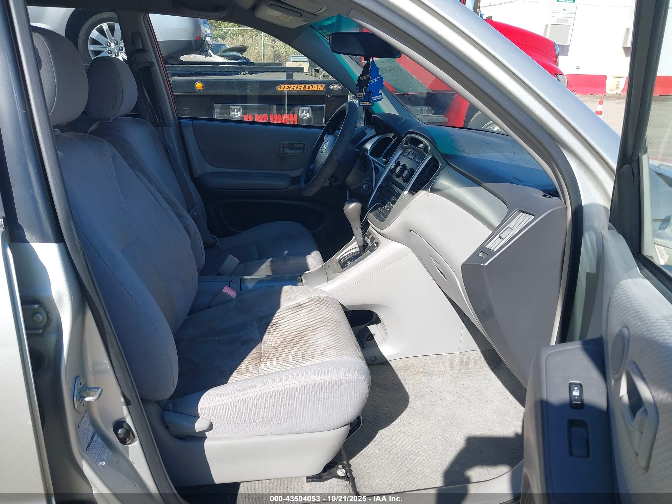 TOYOTA HIGHLANDER image 5