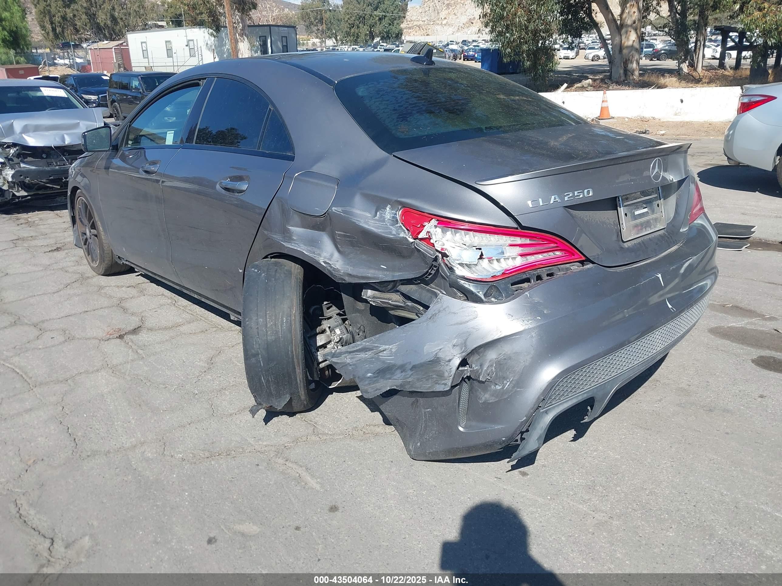 MERCEDES-BENZ CLA image 3