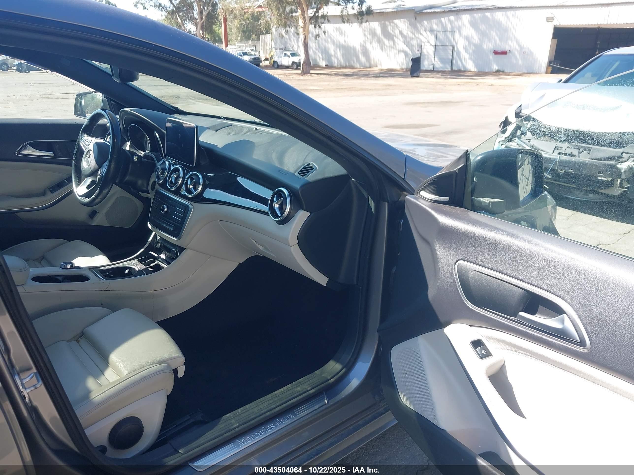 MERCEDES-BENZ CLA image 5