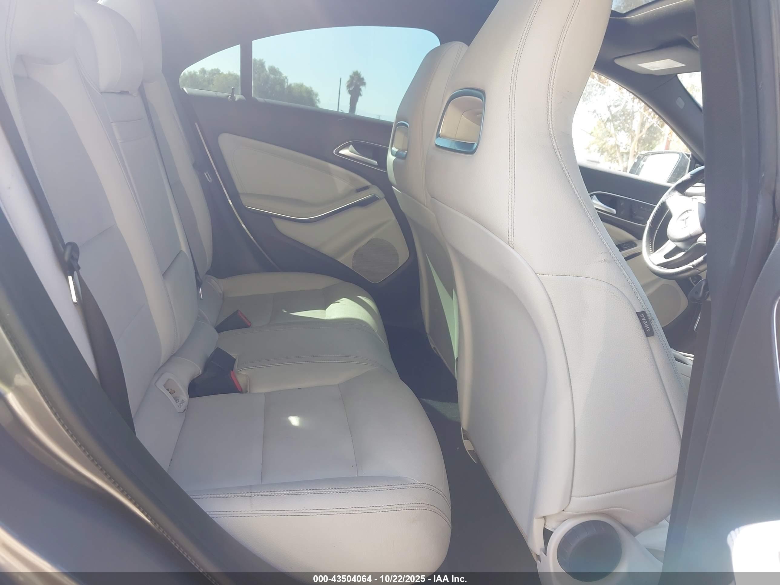 MERCEDES-BENZ CLA image 8