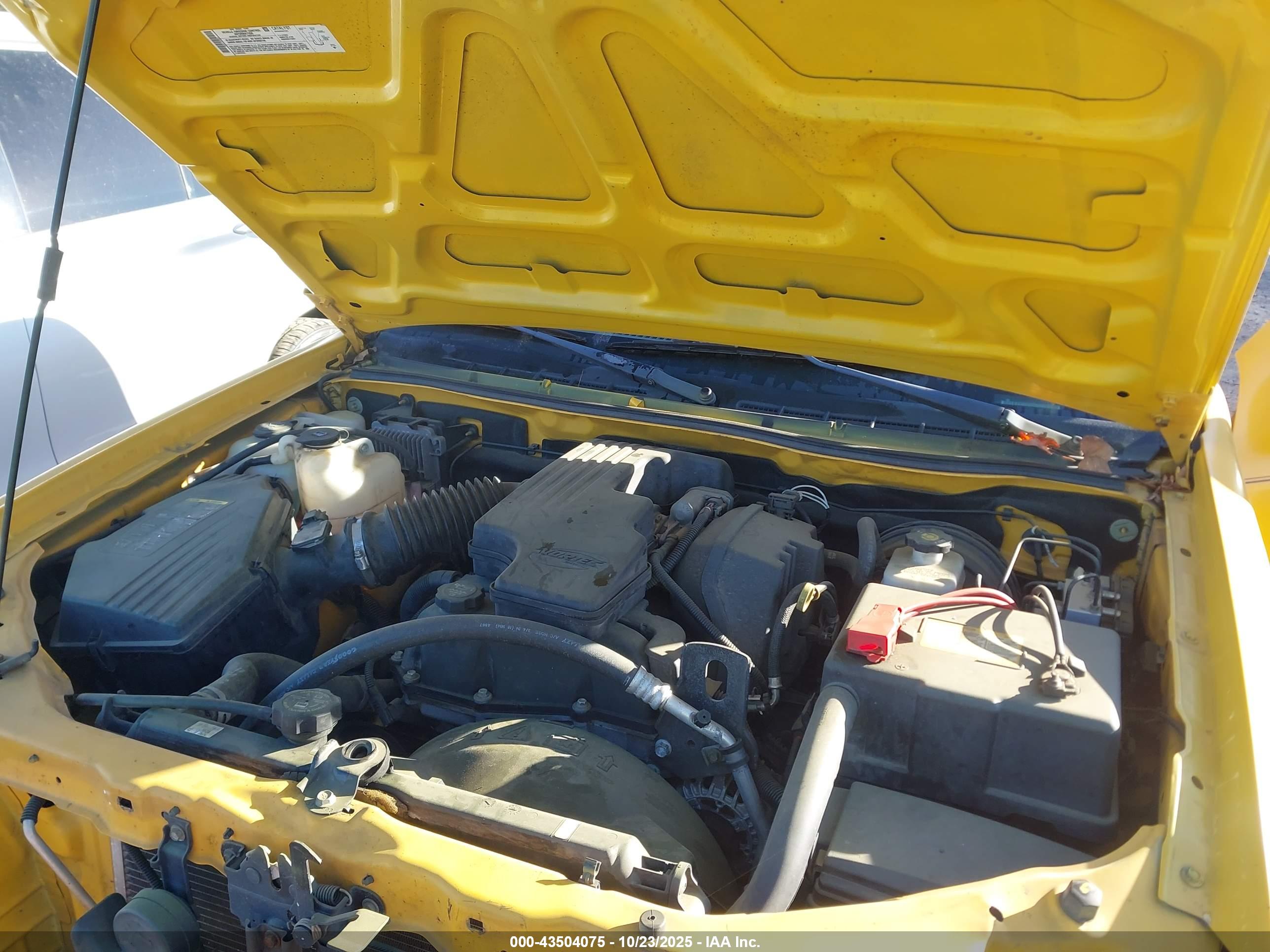 CHEVROLET COLORADO image 10
