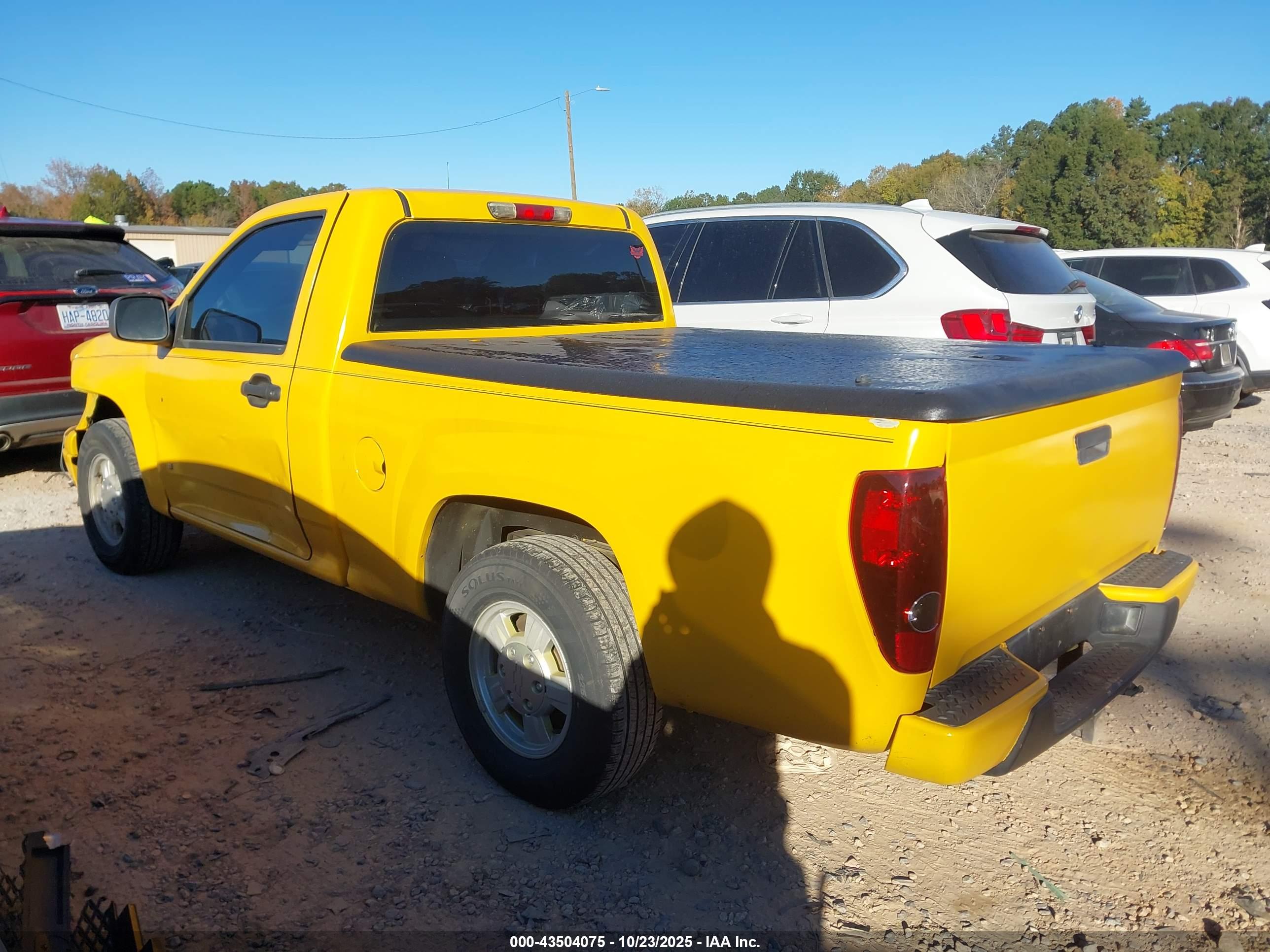 CHEVROLET COLORADO image 3
