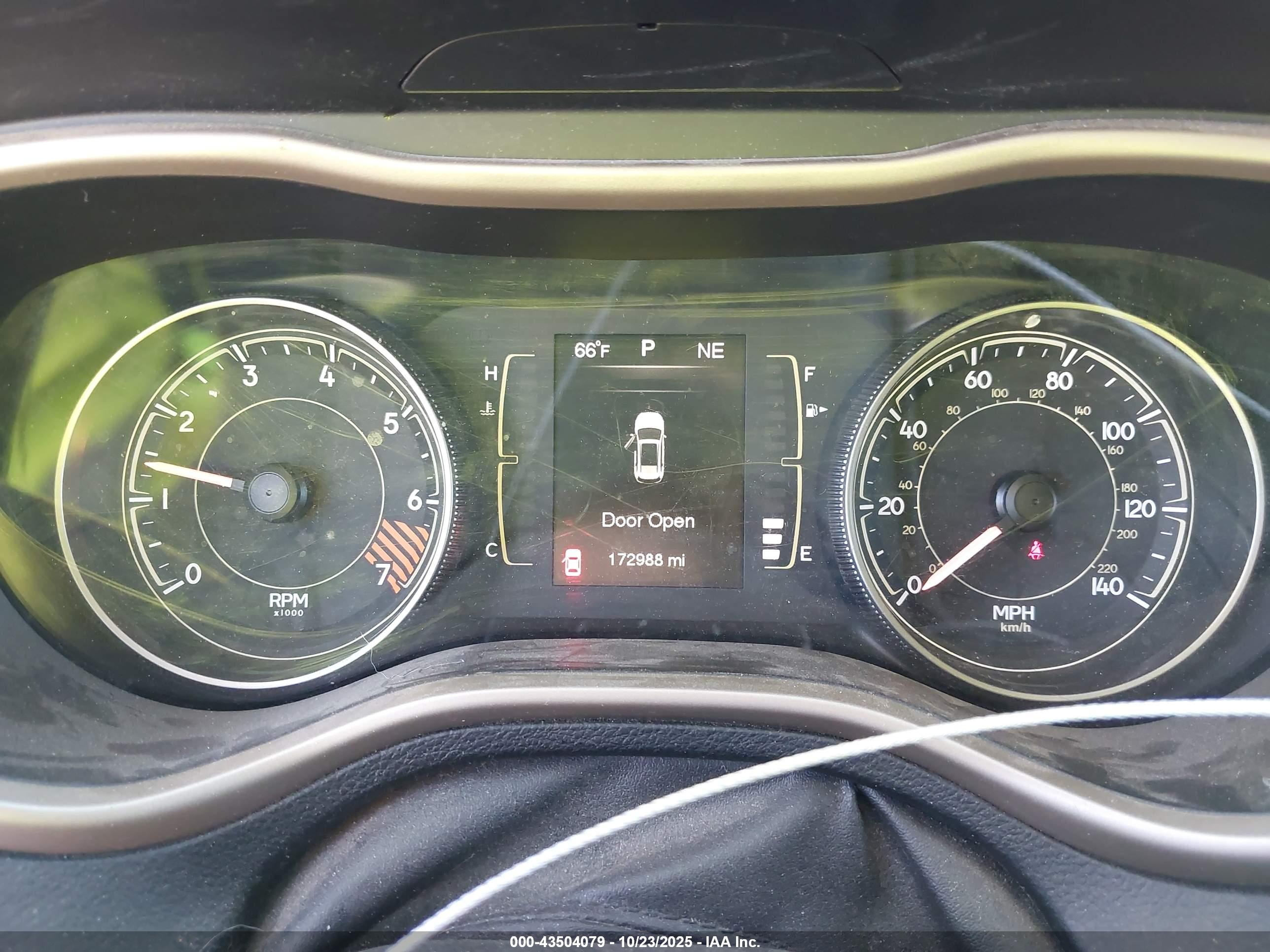JEEP CHEROKEE image 7