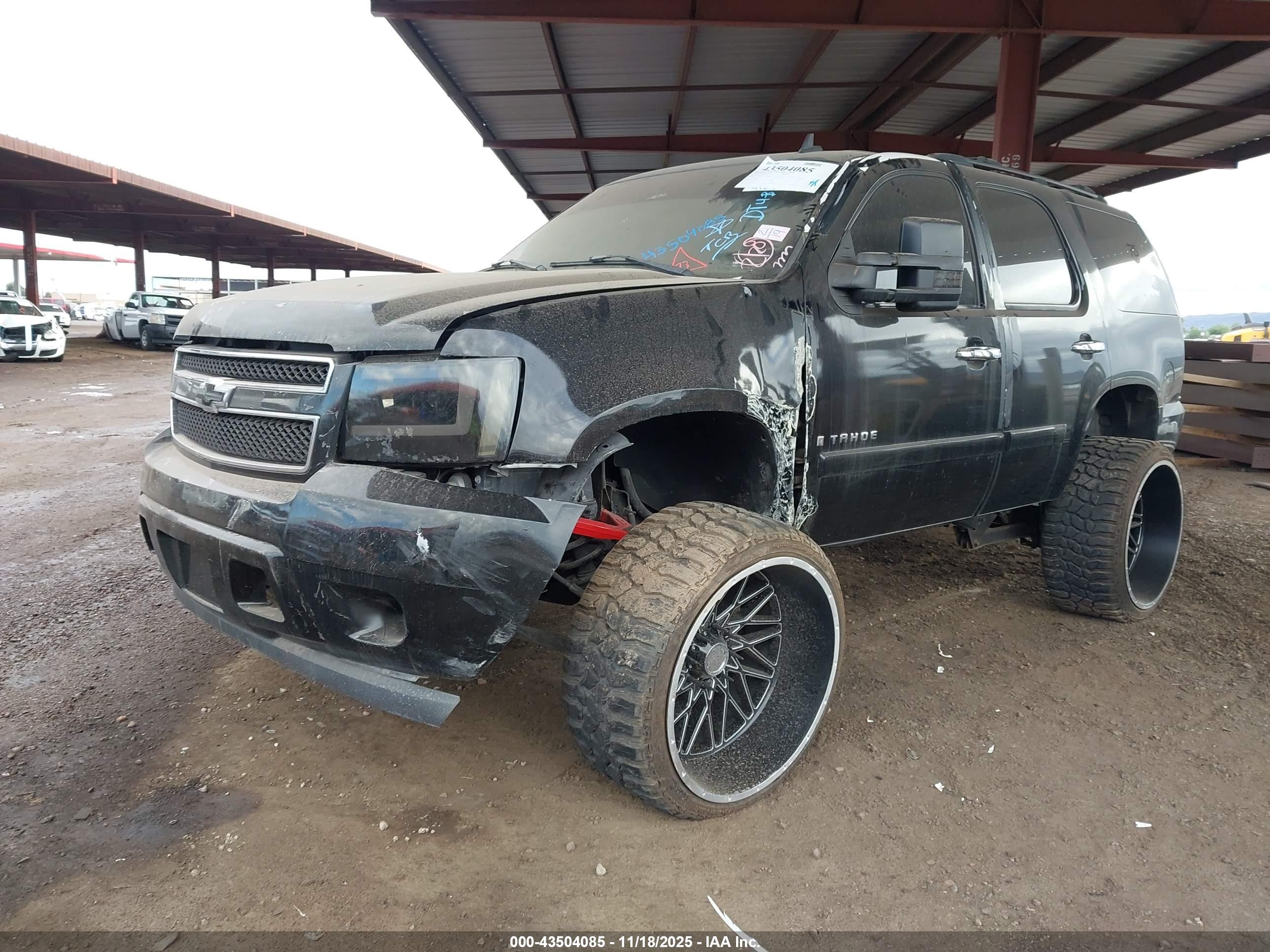 CHEVROLET TAHOE image 2