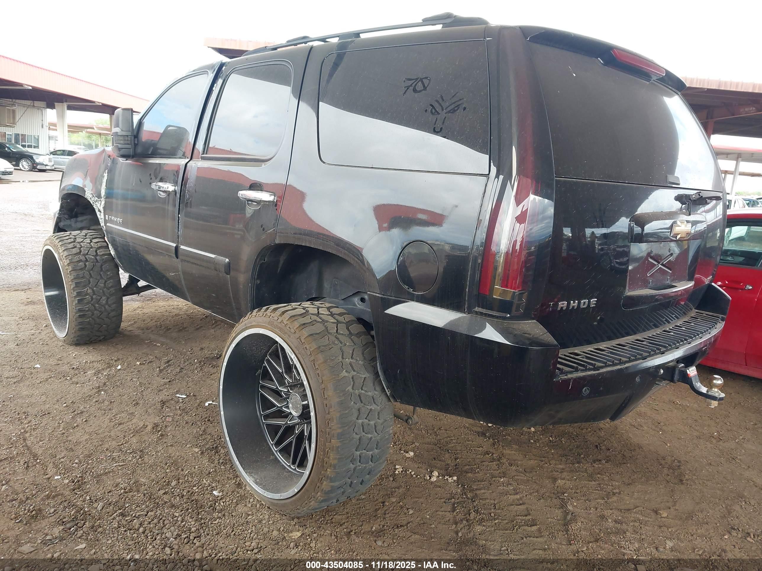 CHEVROLET TAHOE image 3