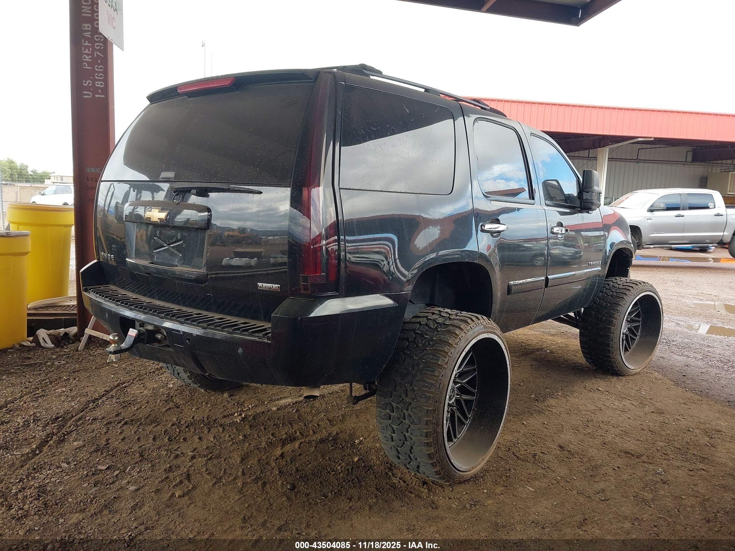 CHEVROLET TAHOE image 4