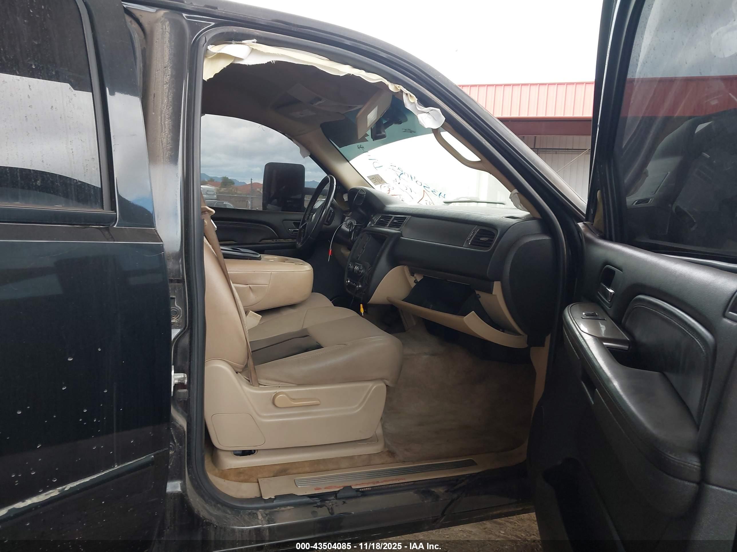 CHEVROLET TAHOE image 5