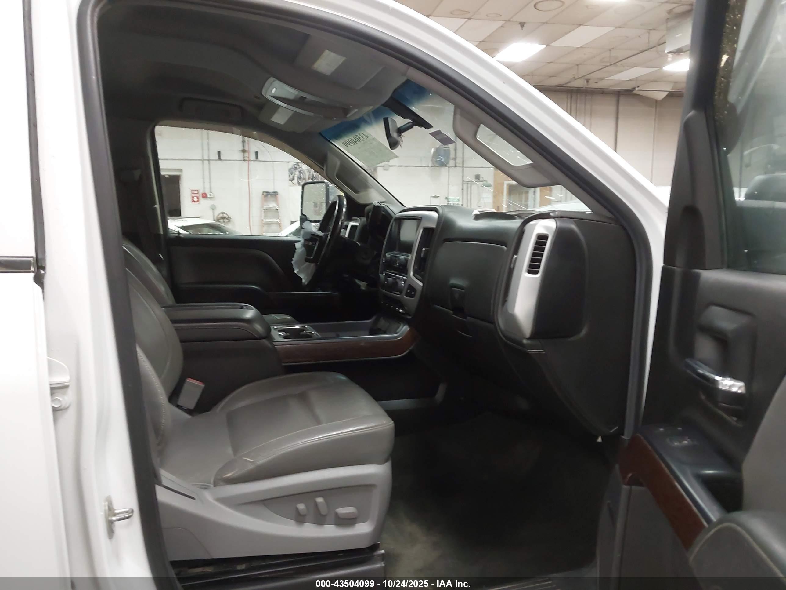 GMC SIERRA image 5