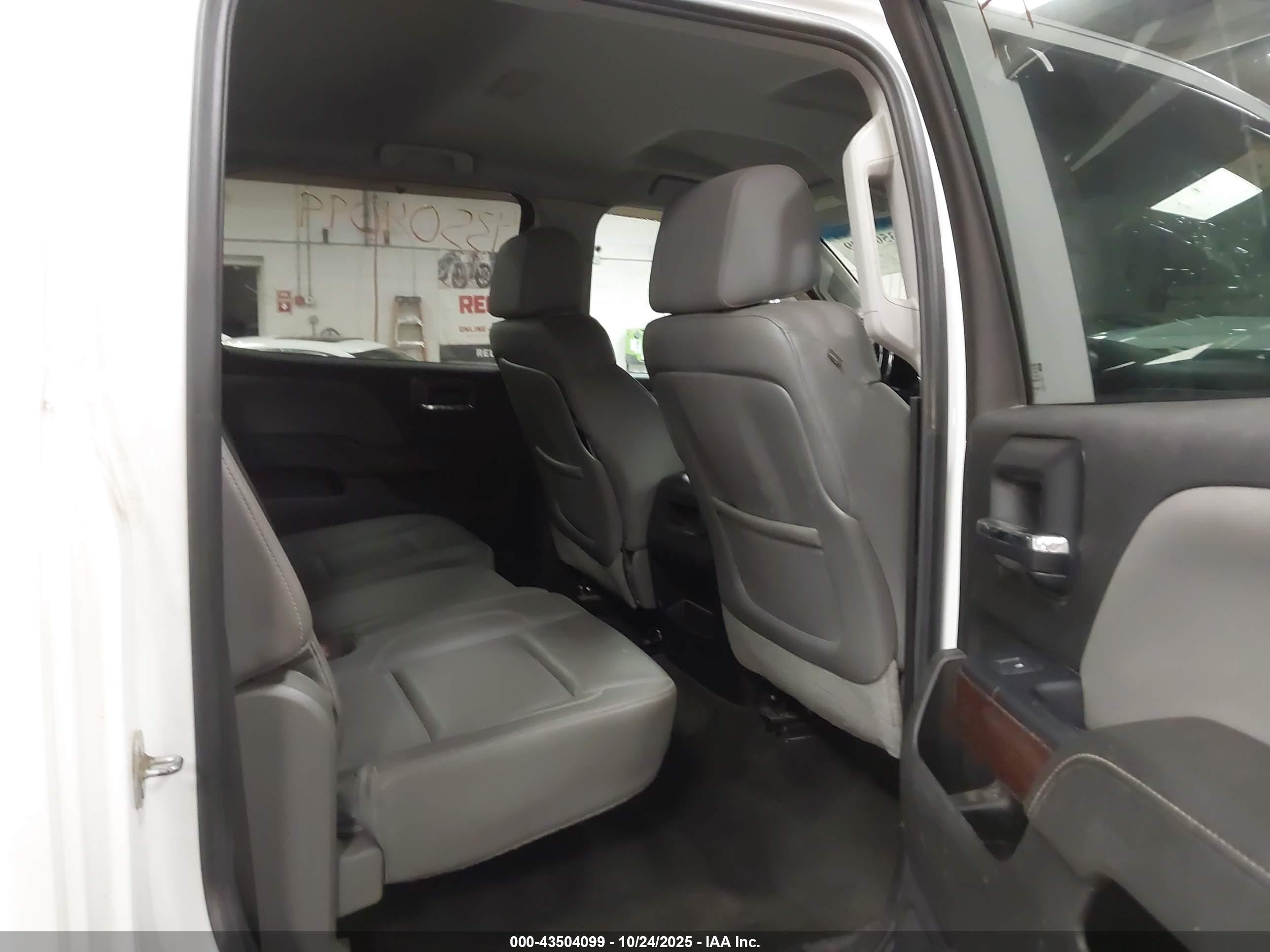 GMC SIERRA image 8