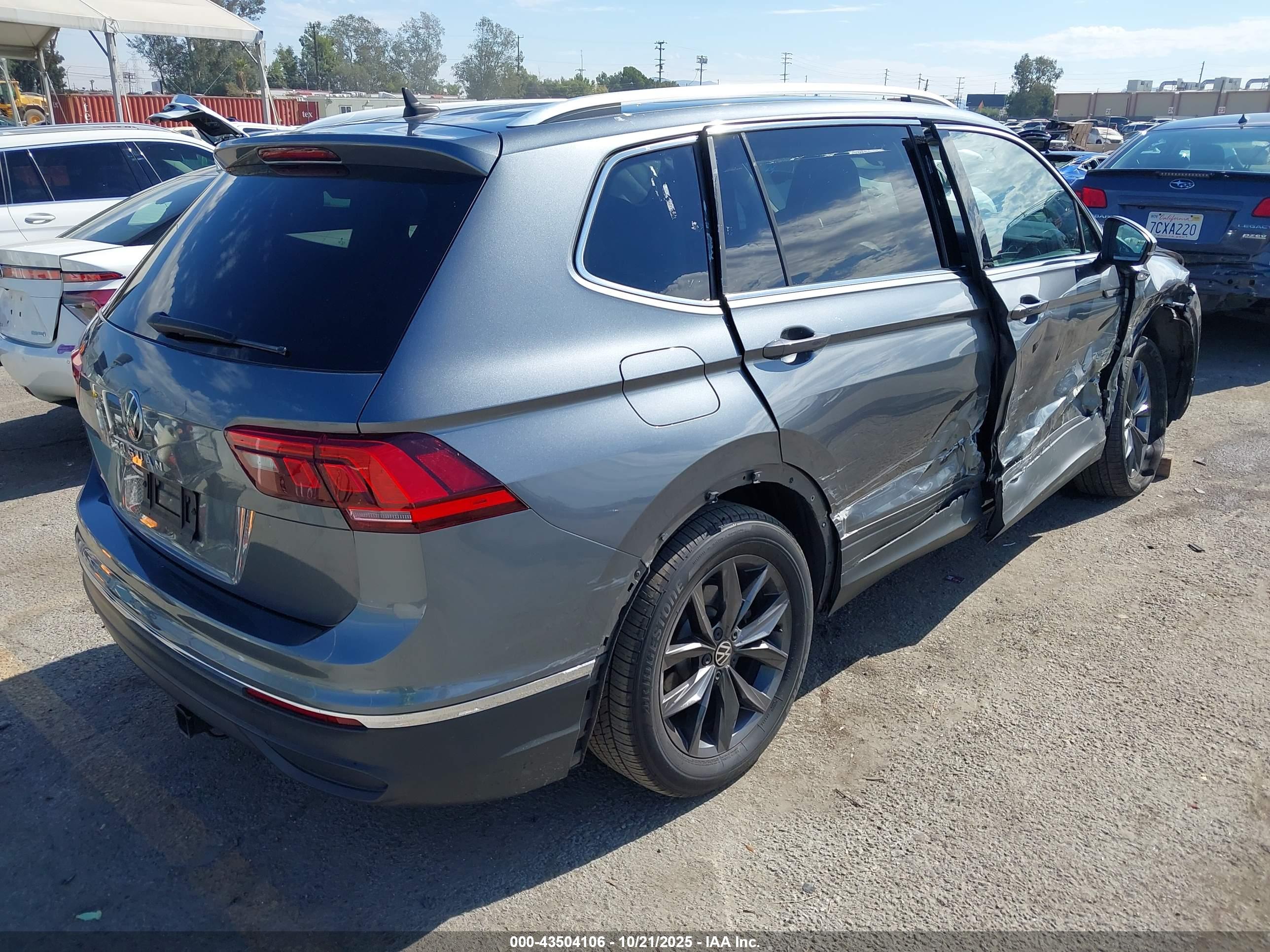 VOLKSWAGEN TIGUAN image 4