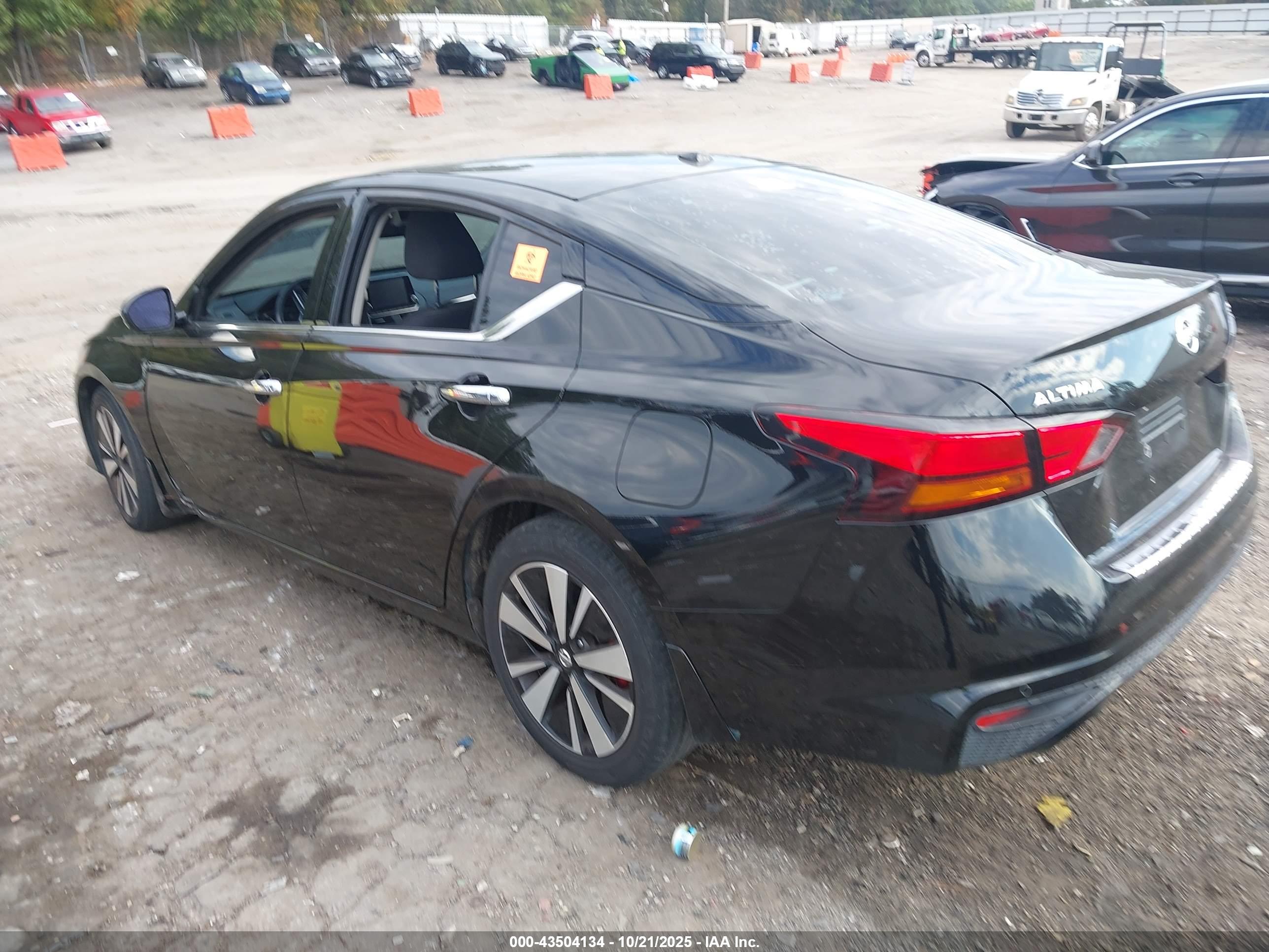 NISSAN ALTIMA image 3