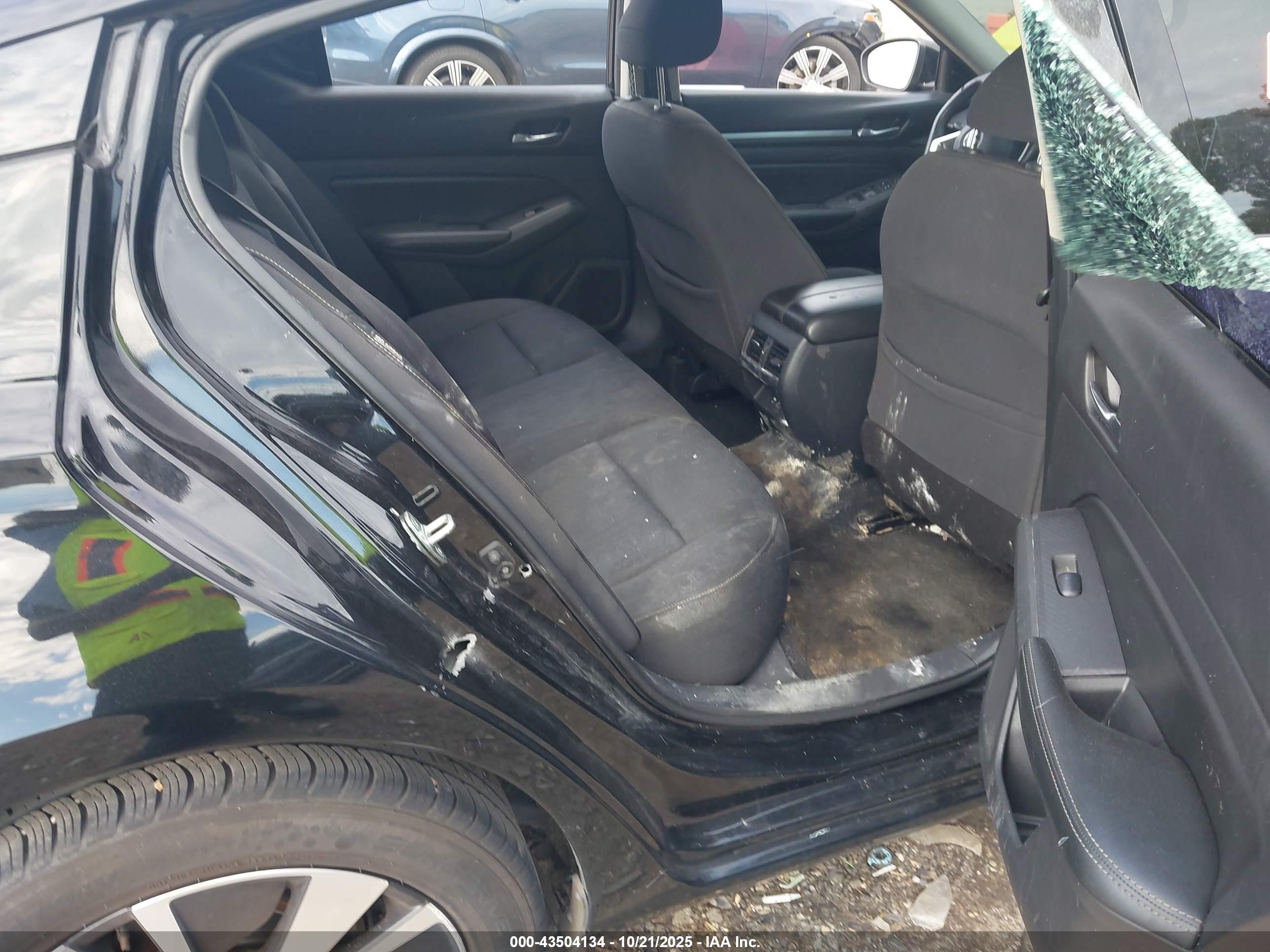 NISSAN ALTIMA image 8