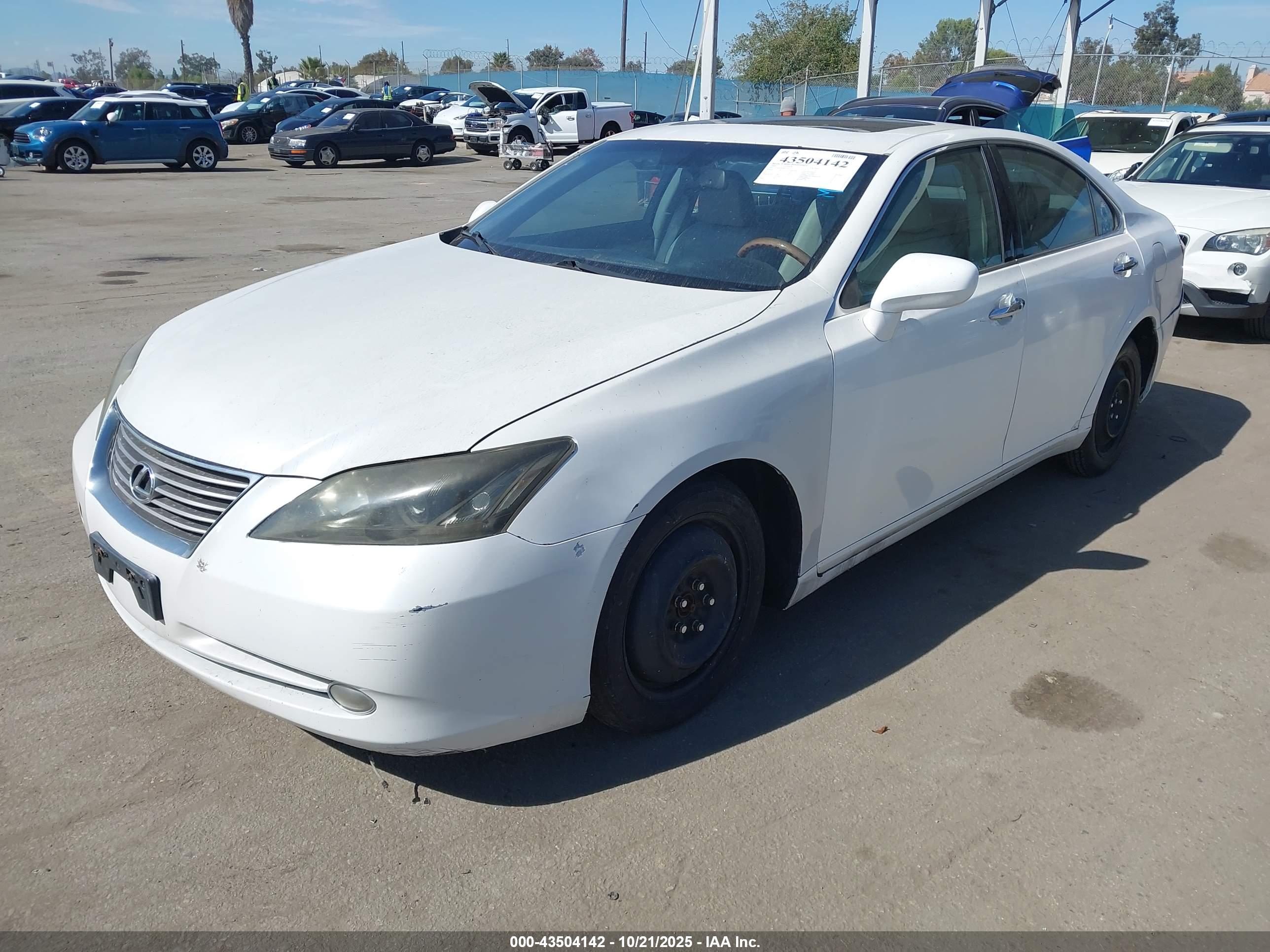 LEXUS ES image 2