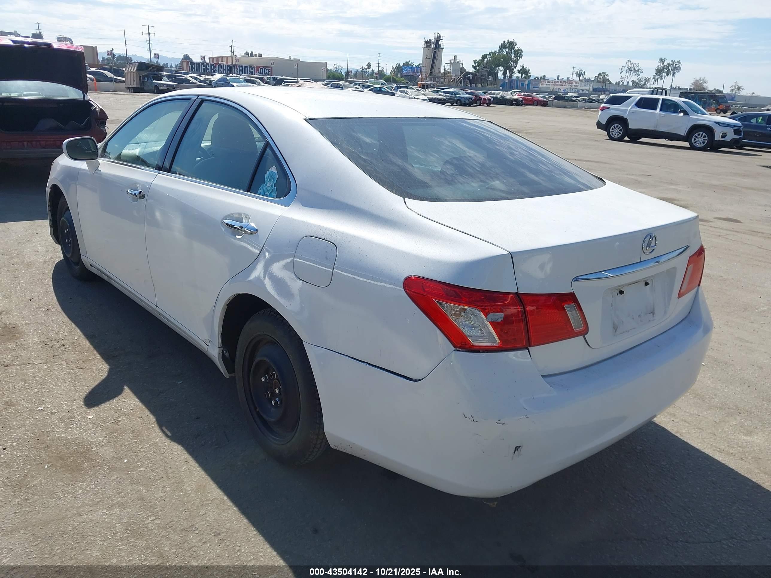 LEXUS ES image 3