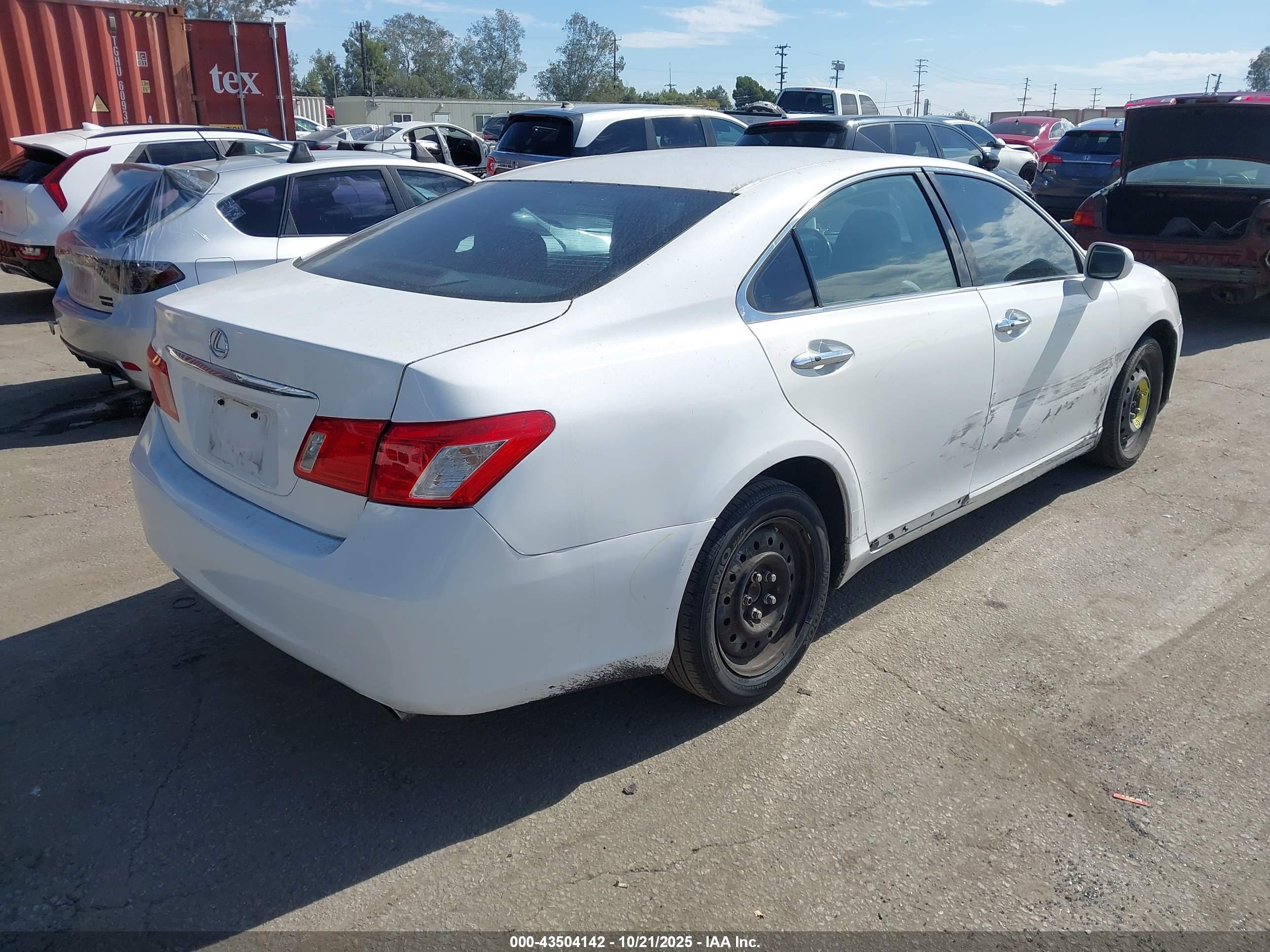 LEXUS ES image 4