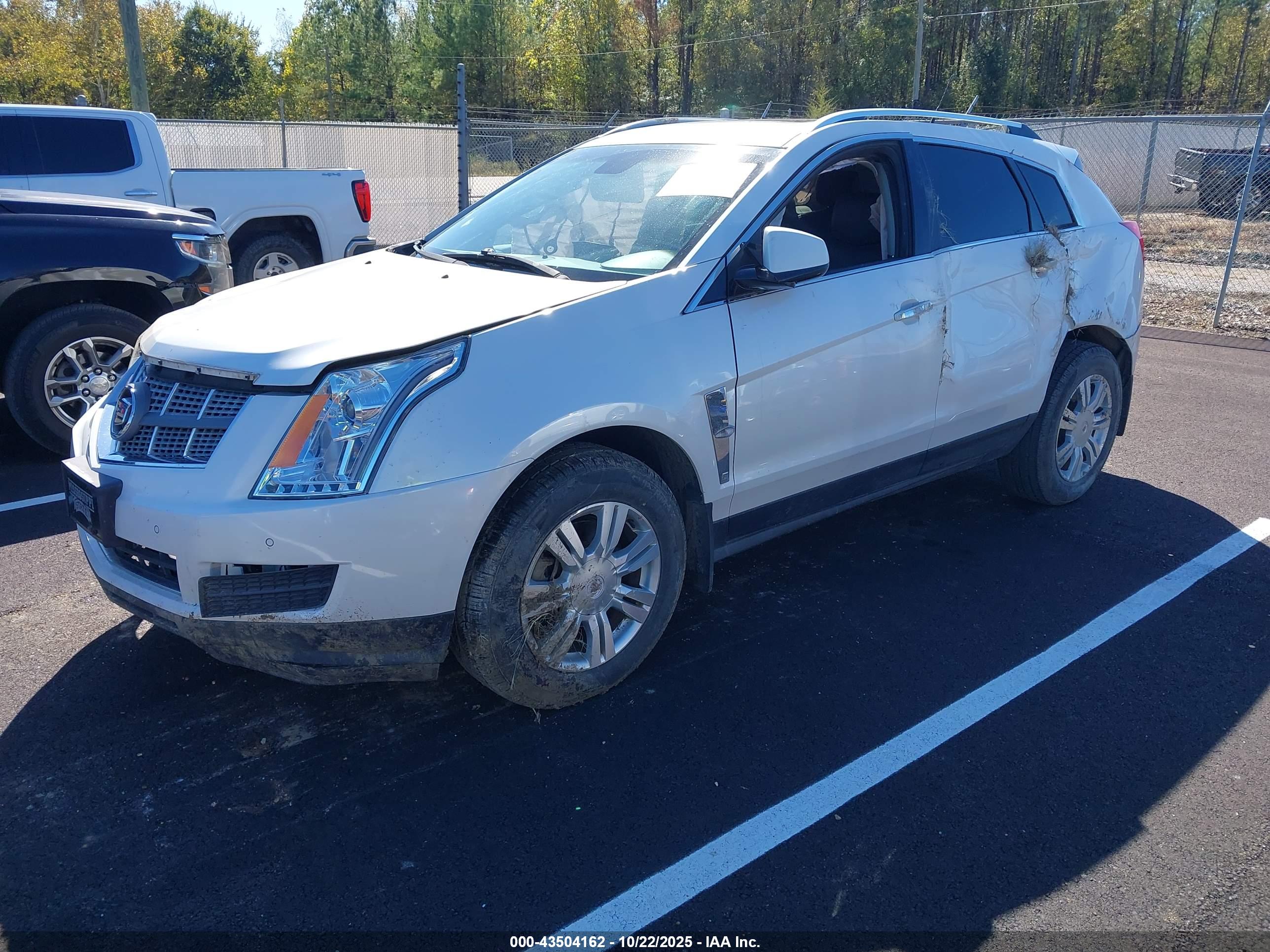 CADILLAC SRX image 2