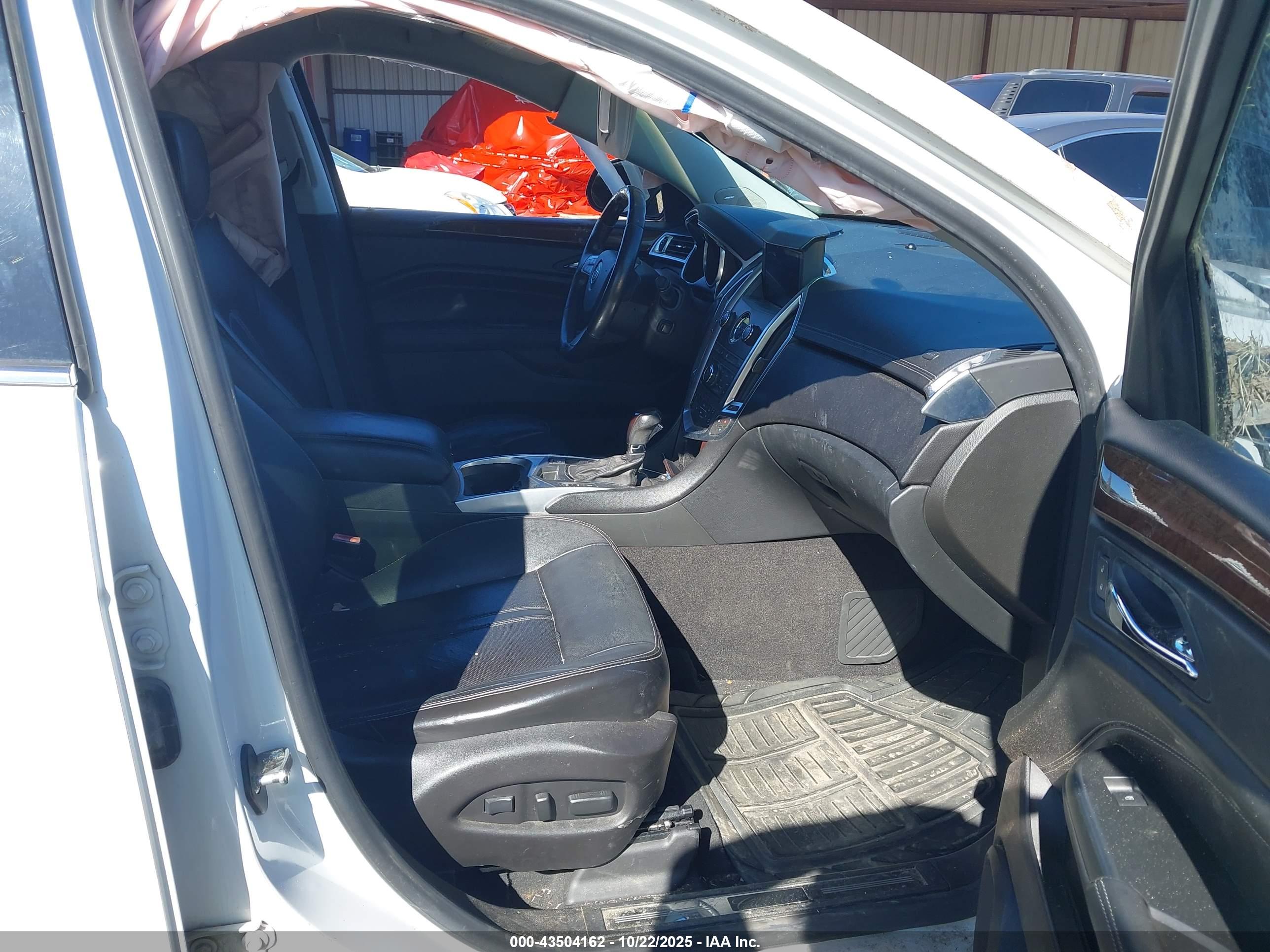 CADILLAC SRX image 5