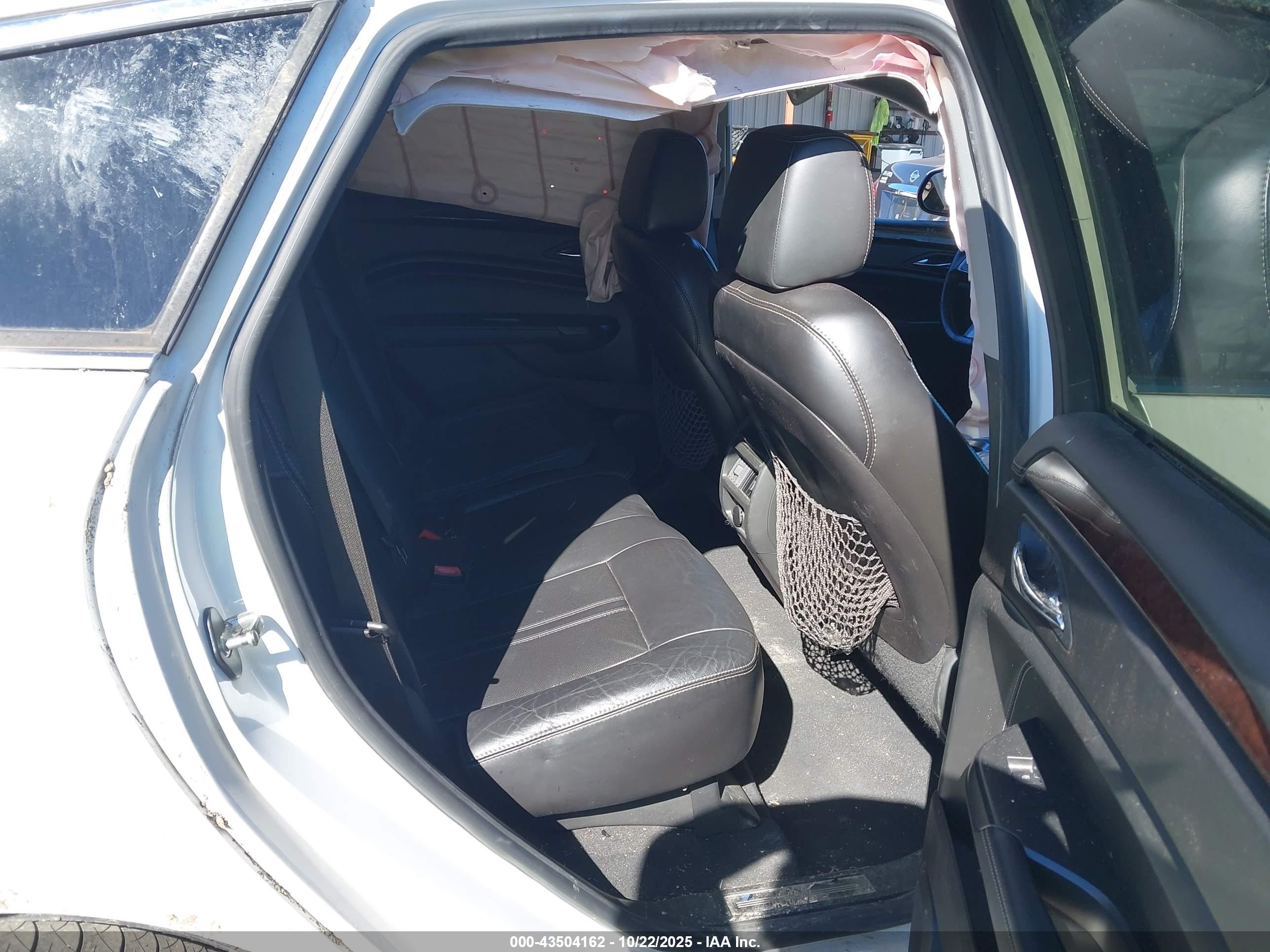 CADILLAC SRX image 8