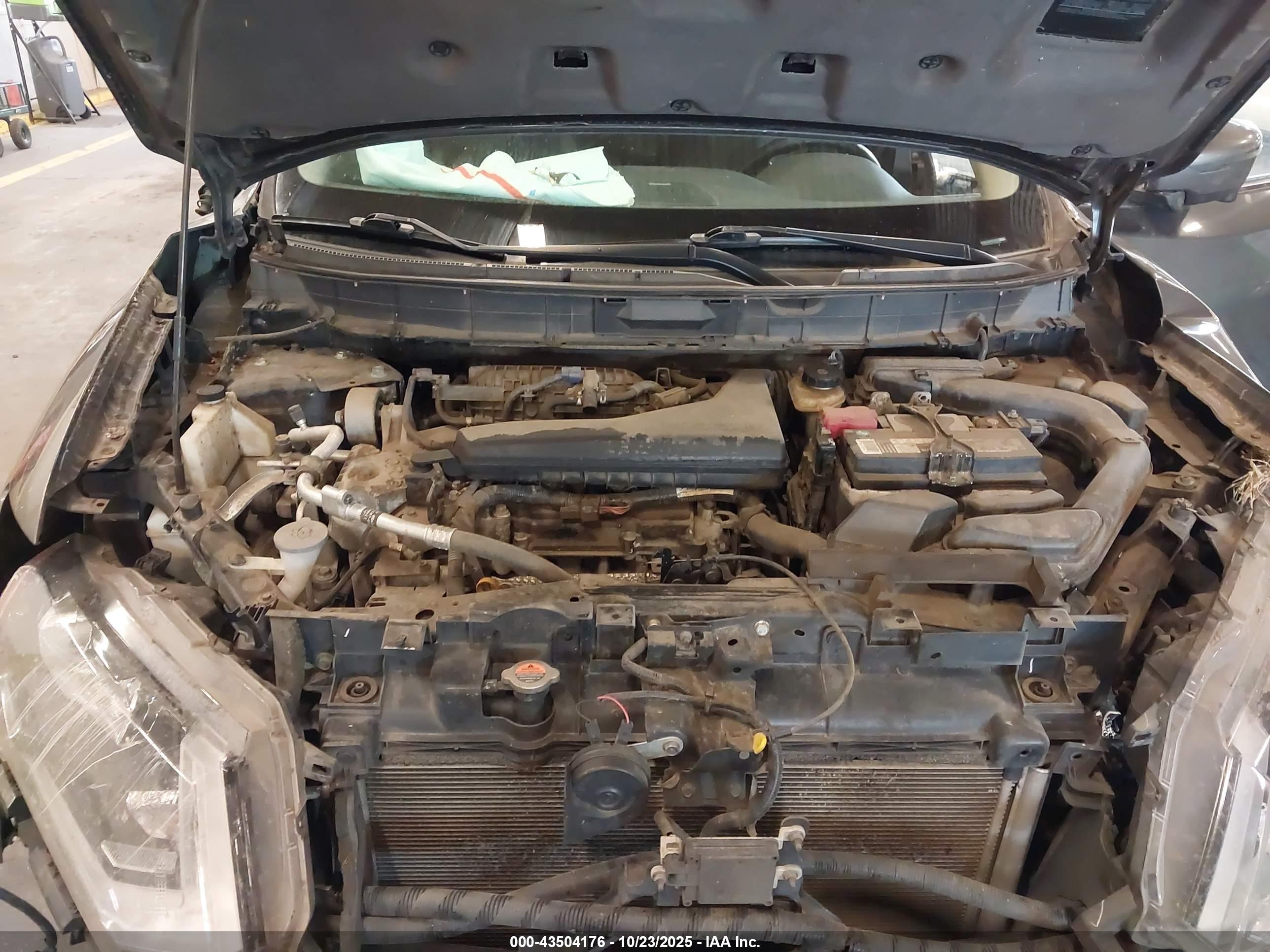 NISSAN ROGUE image 10