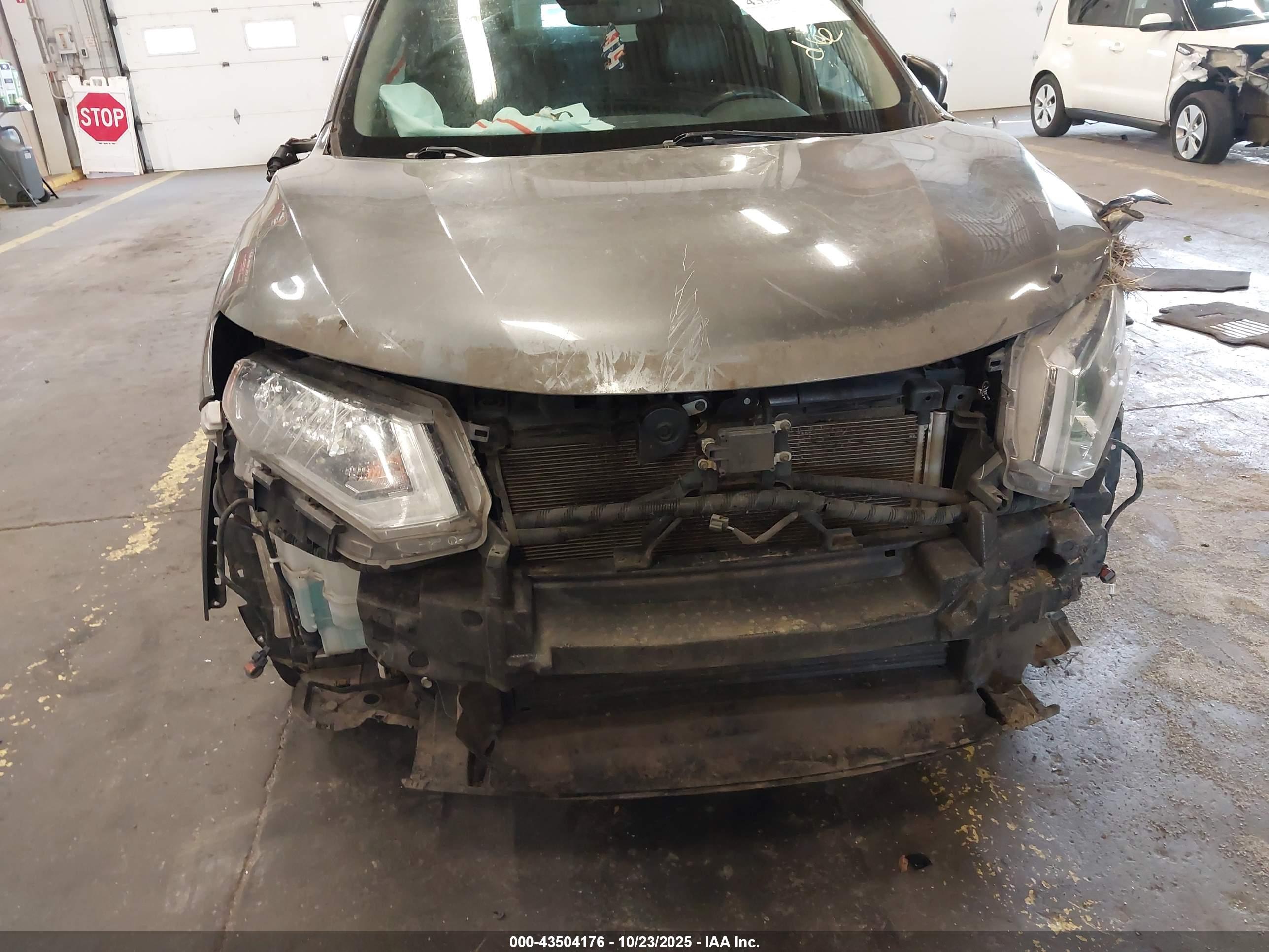NISSAN ROGUE image 6